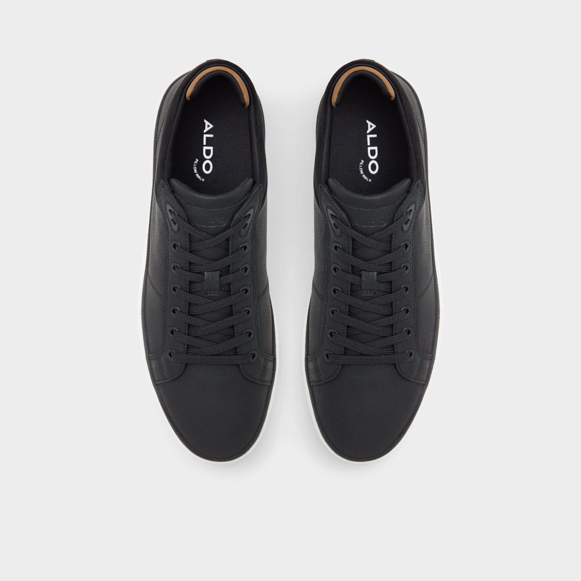 Vue de dessus de la Noir Finespec Sneaker