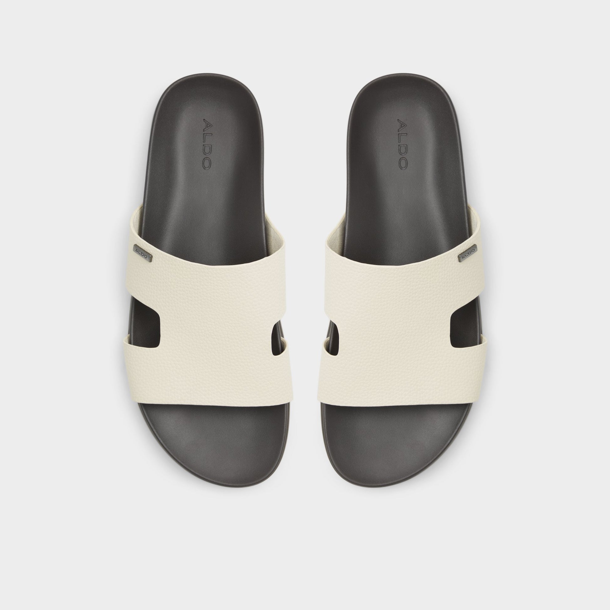 Top-down view of the Light grey Mondi Slide sandal