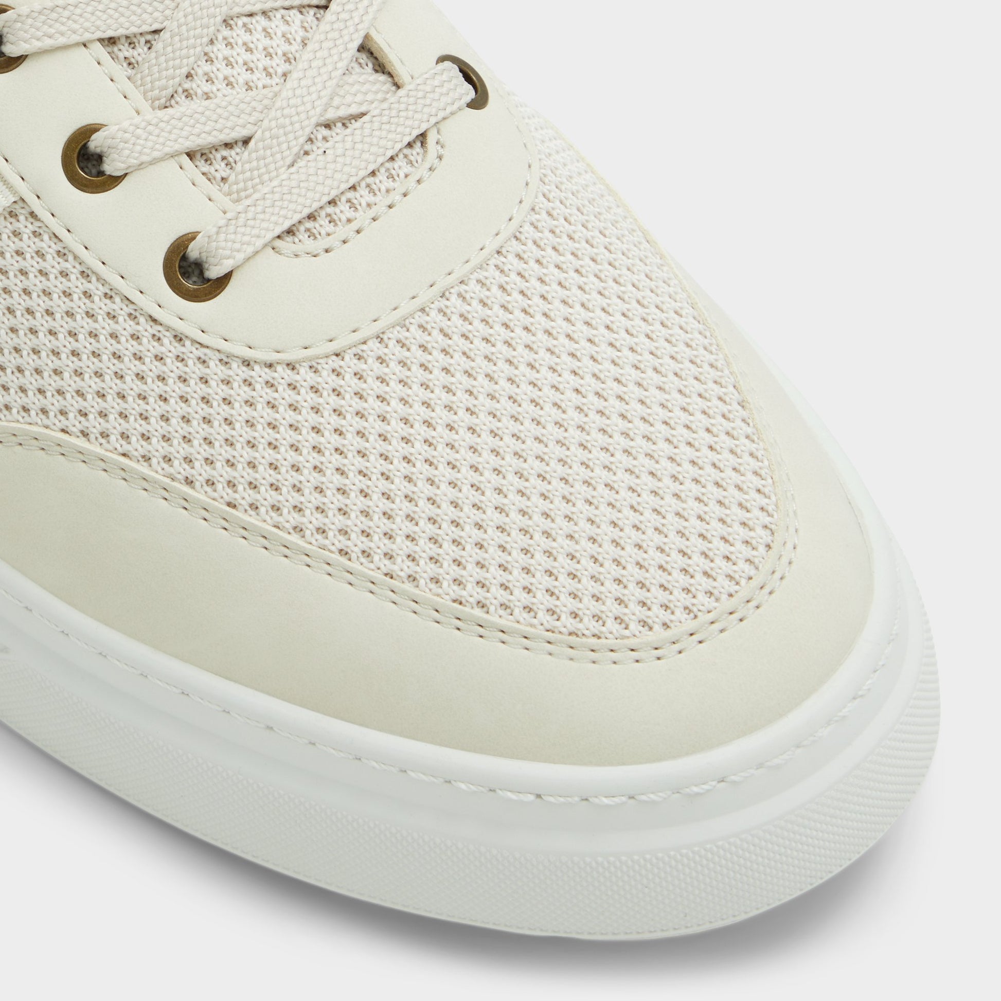 Close-up of the Bone Mcenroe Low top sneaker