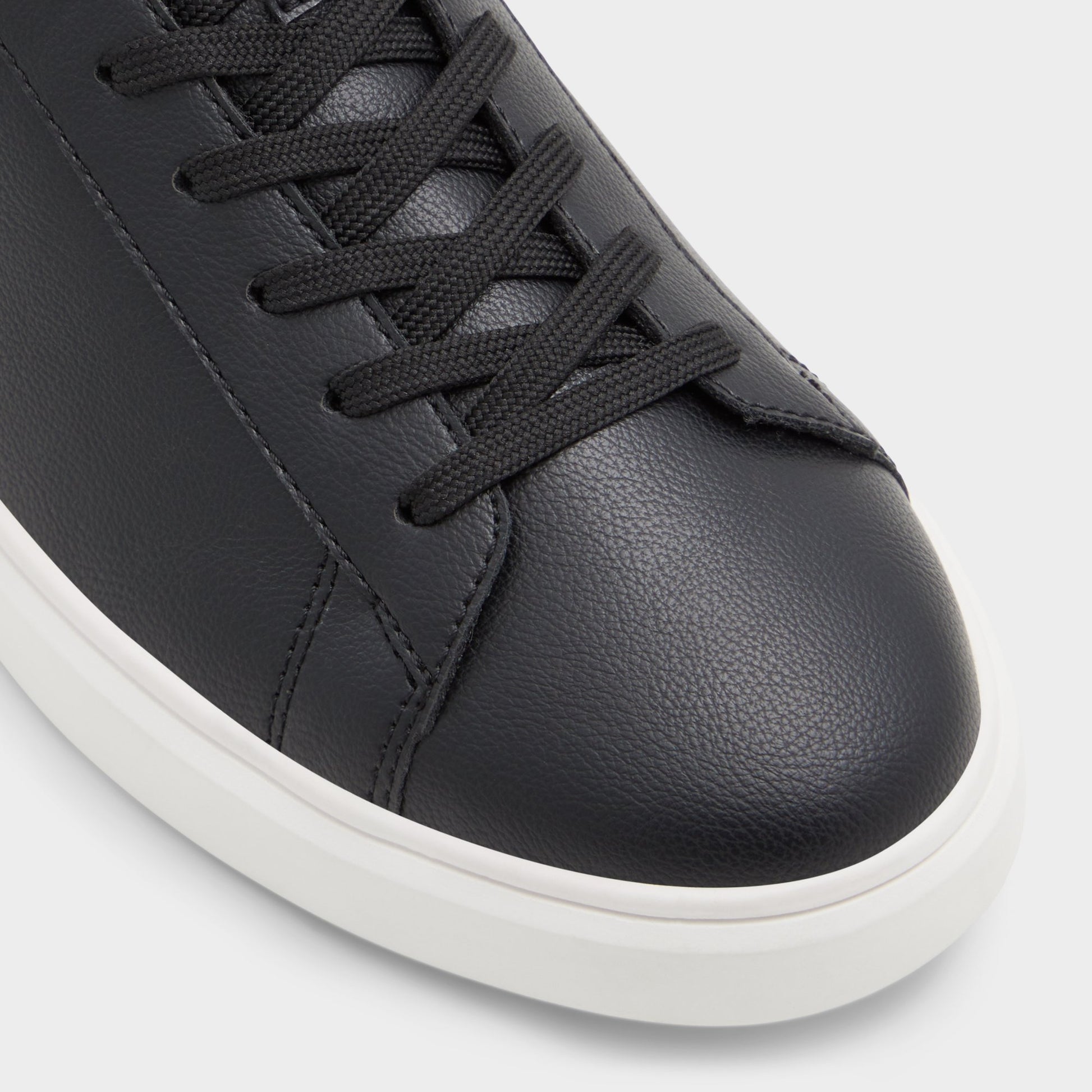 Close-up of the Black Coolspec Low top sneaker