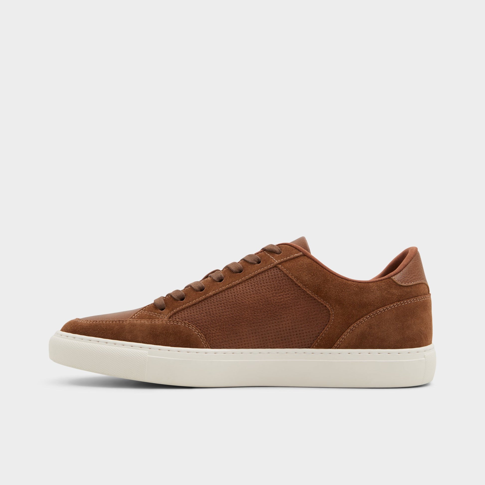 Side view of Cognac Cityspec Low top sneaker