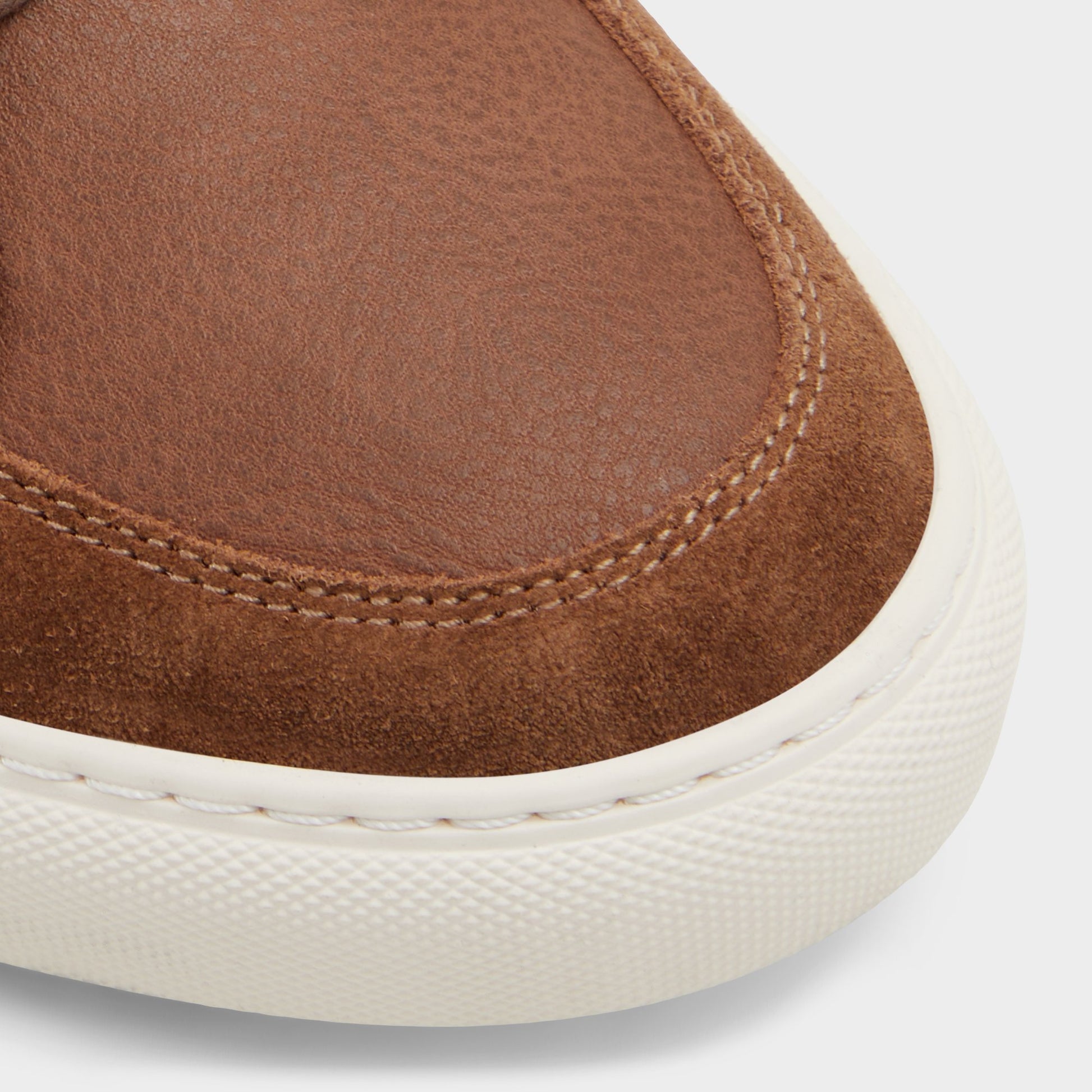 Close-up of the Cognac Cityspec Low top sneaker