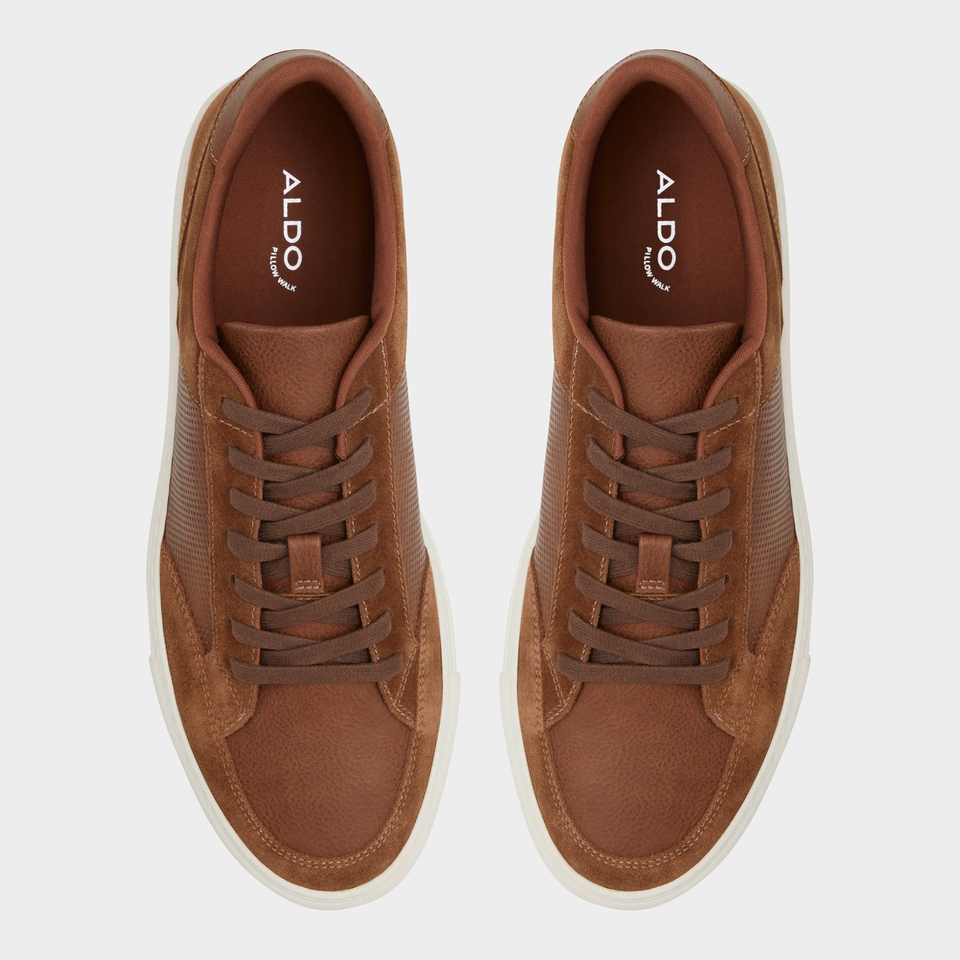 Top-down view of the Cognac Cityspec Low top sneaker