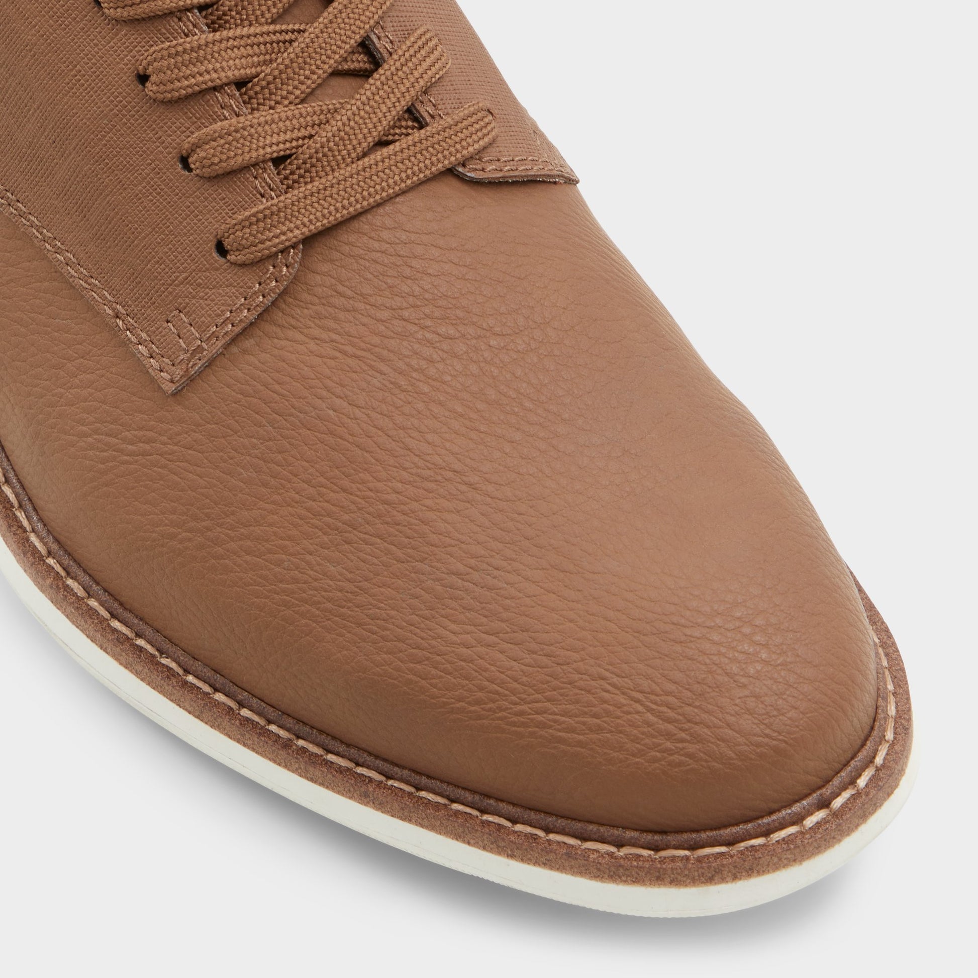 Close-up of the Cognac Preth Oxford shoe