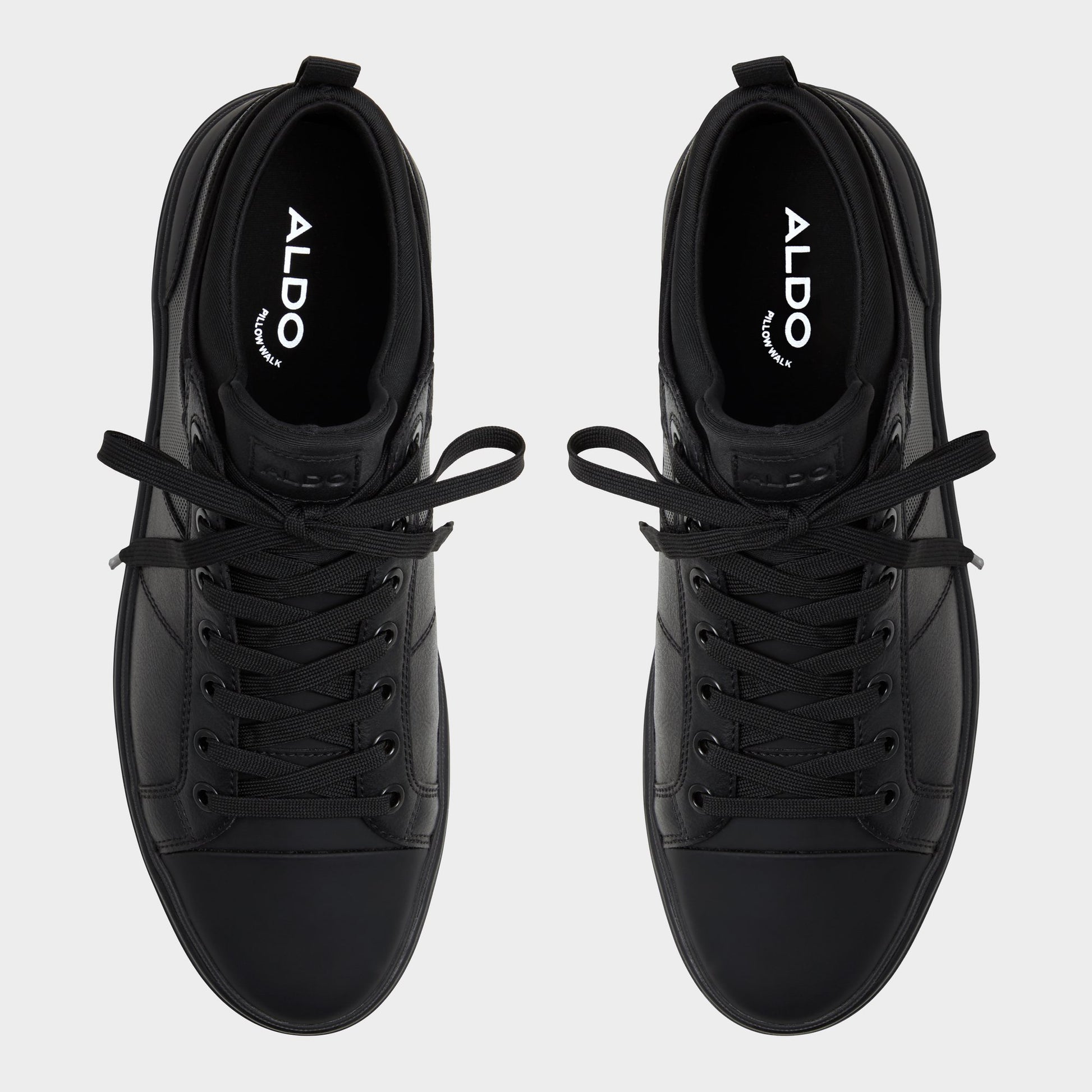 Top-down view of the Black/Black Salloker Low top sneaker