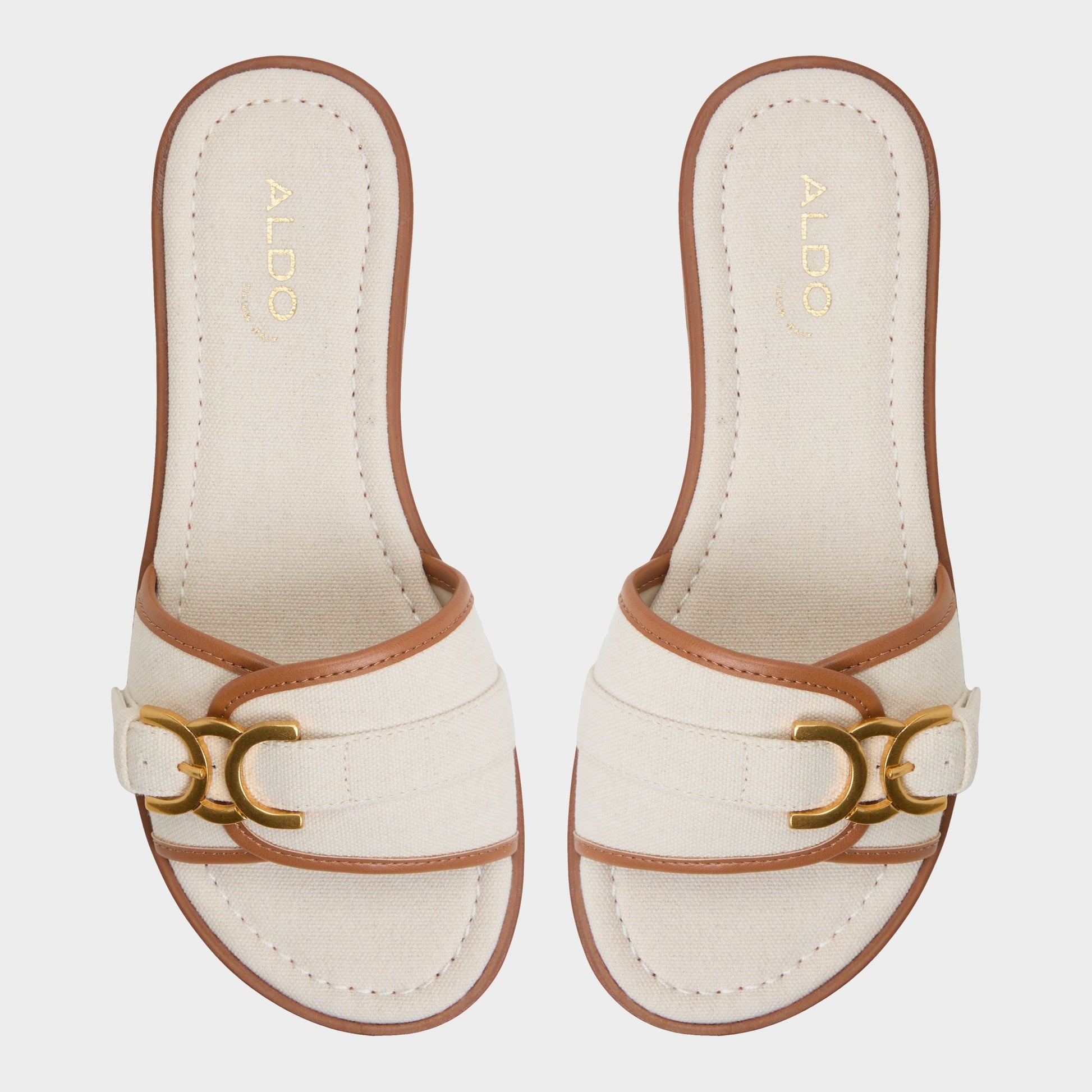 Top-down view of the White Combo Dallaedar Slide sandal