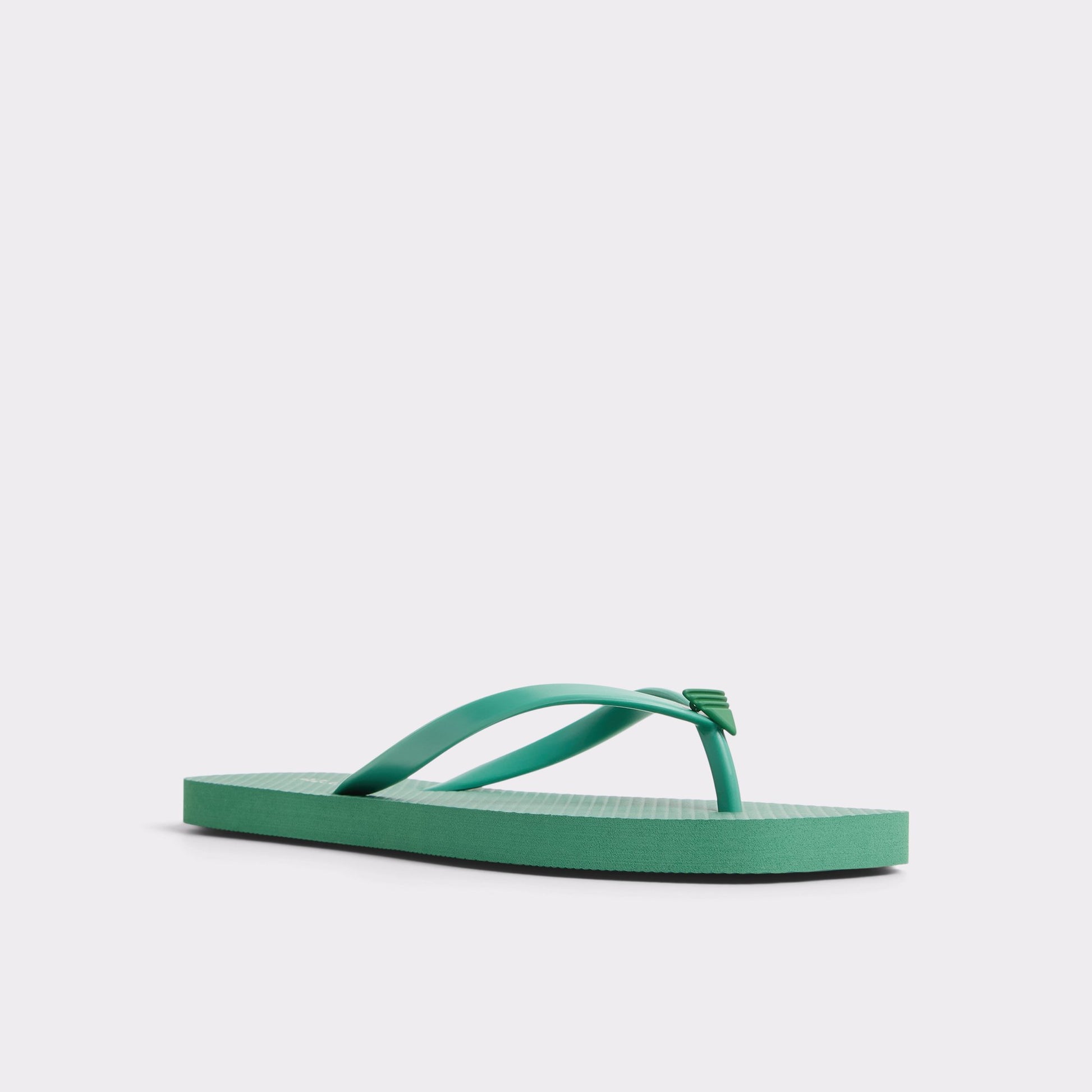 Three-quarter angle of Medium Green Beachready Flip flop's front side