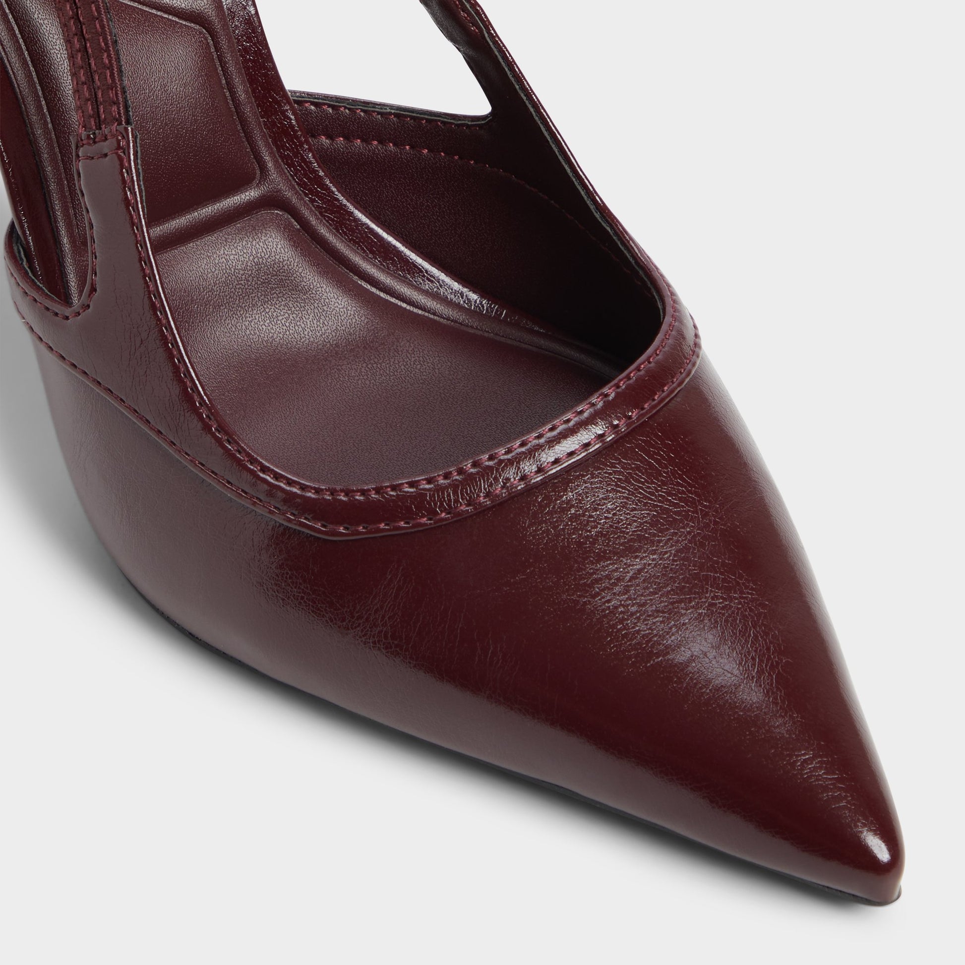 Close-up of the Bordo Evania Slingback heel