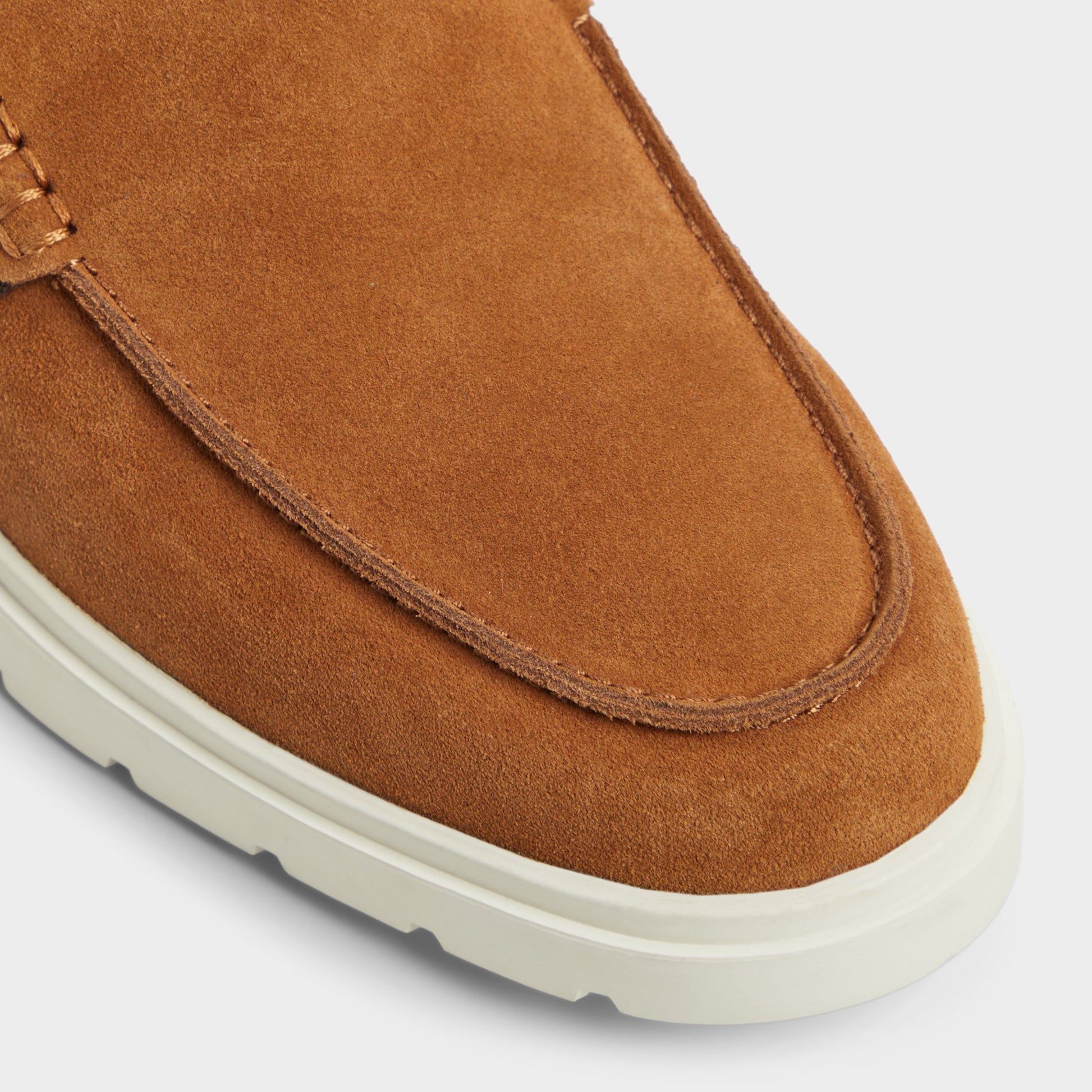 Close-up of the Medium brown Odis Loafer