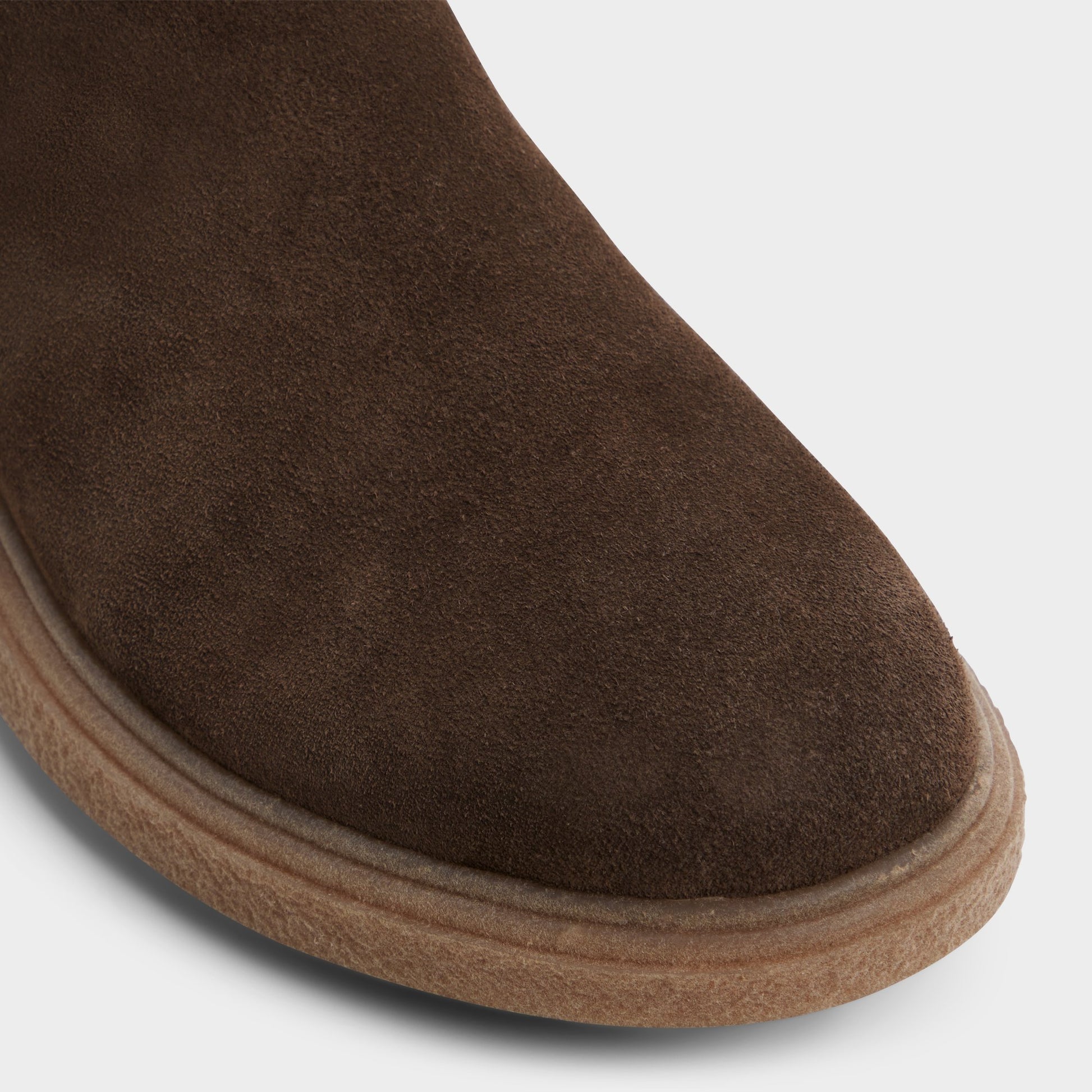 Close-up of the Light brown Zeddy Chelsea boot