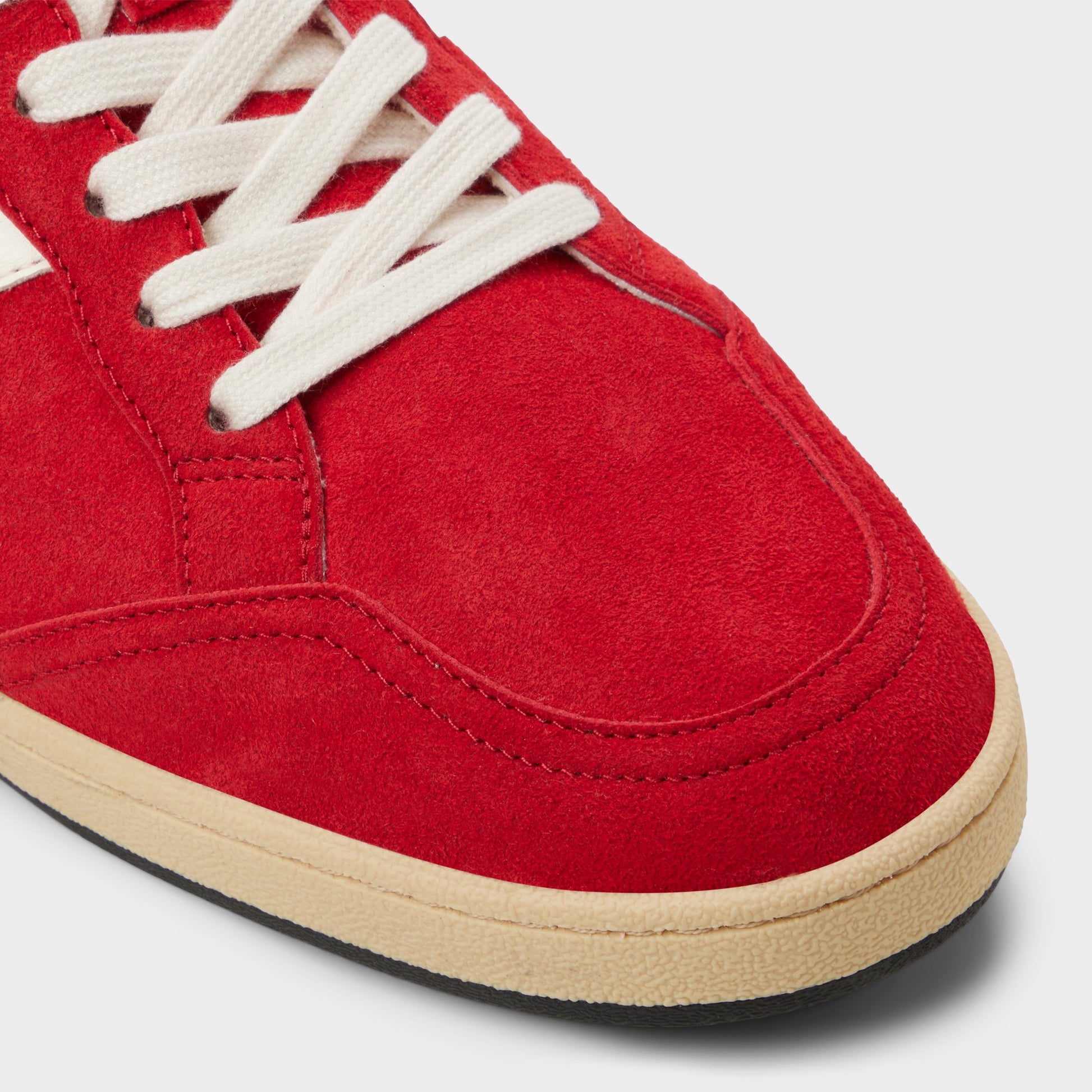 Close-up of the Red Roscoe Low top sneaker