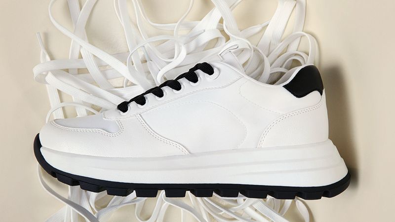 How to Clean your White Sneakers