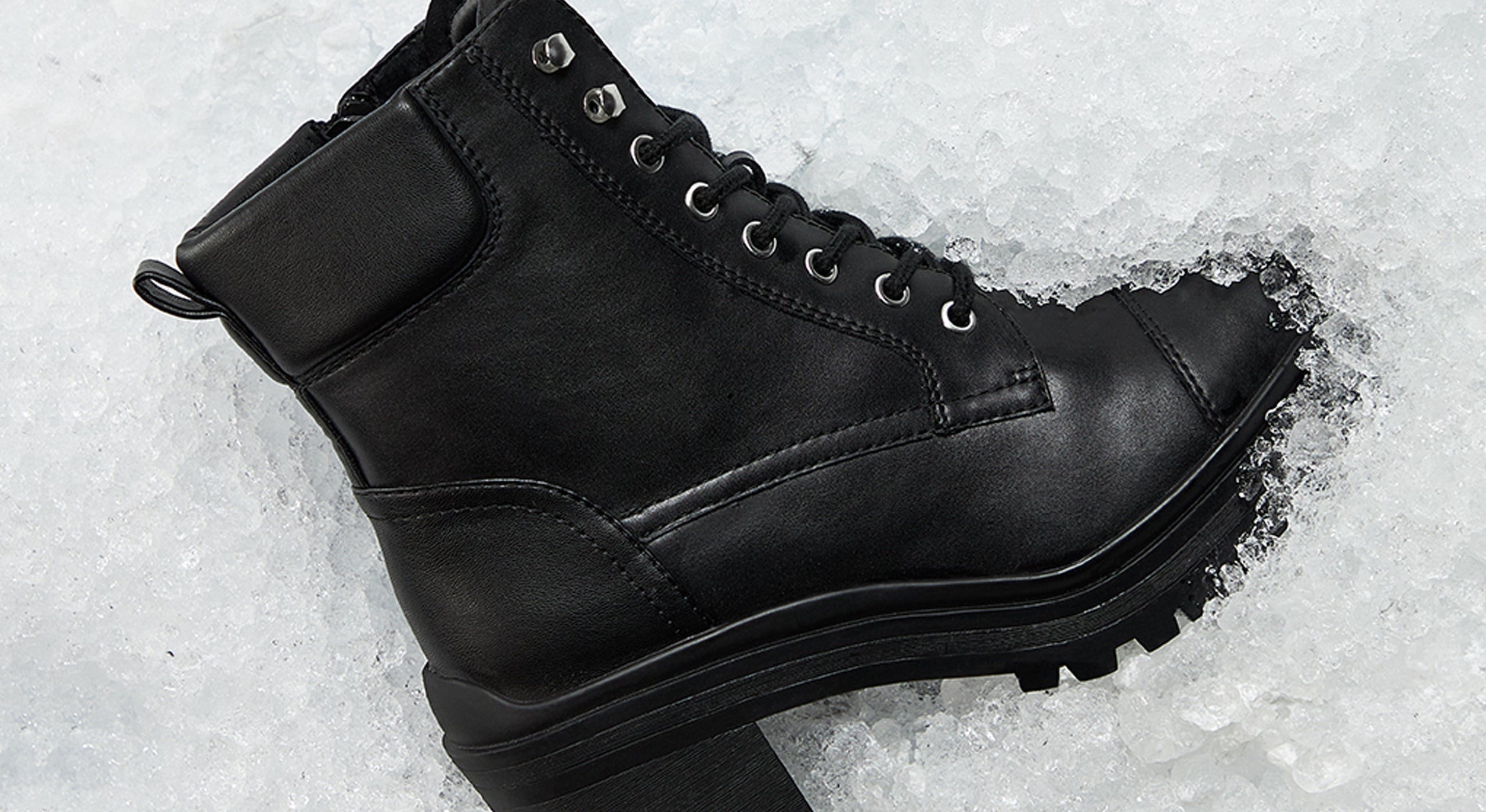 Women's winter boots.