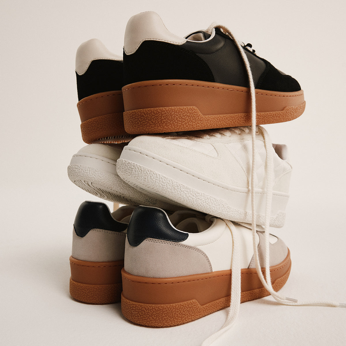 Cluster of women's Deevale sneakers