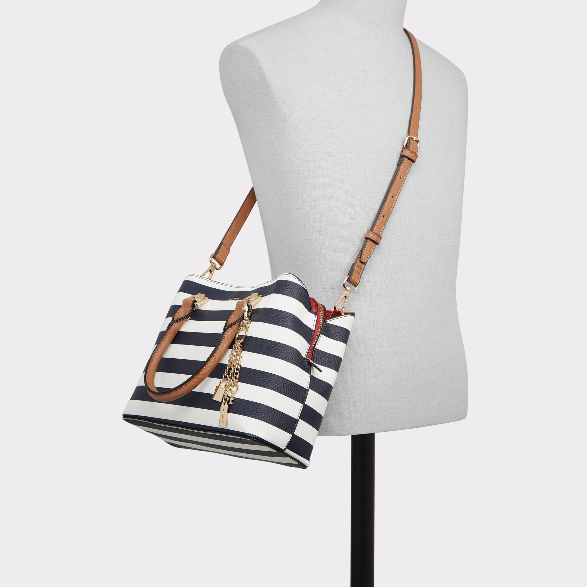 Product media for Legoirii