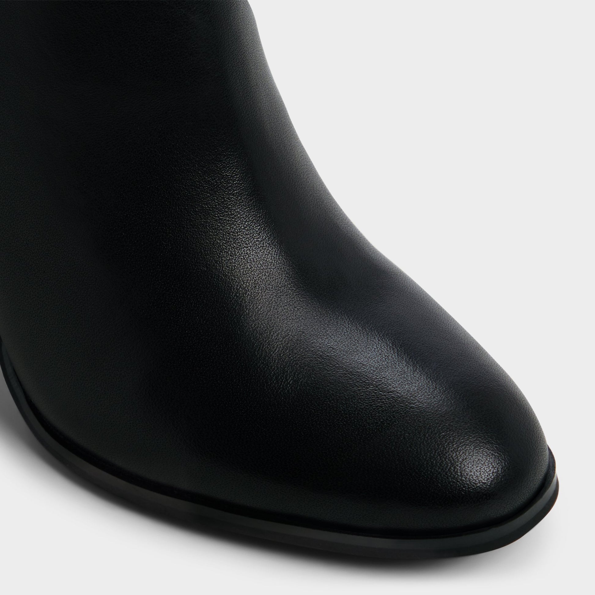 Close-up of the Black Noemieflex Ankle boot