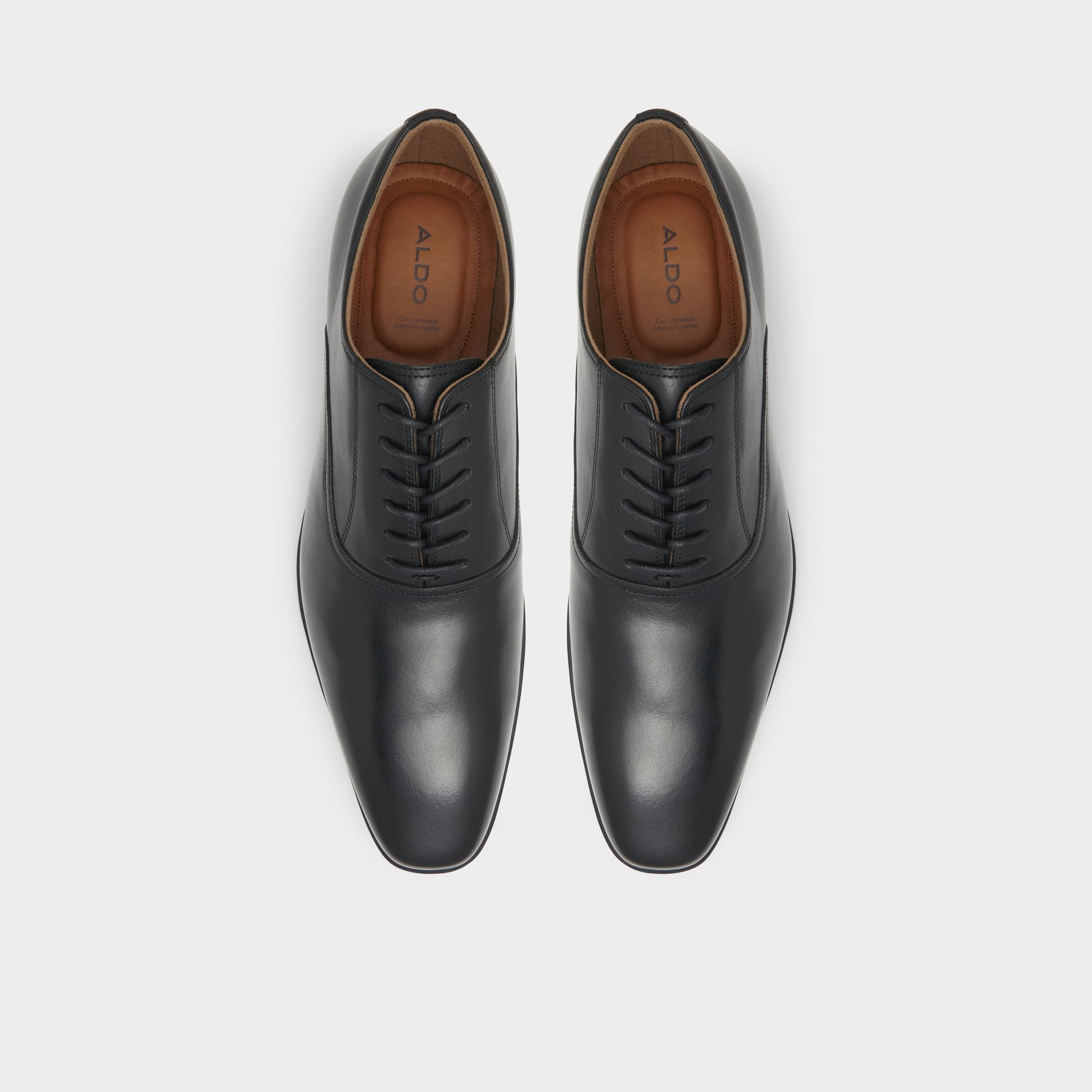 Top-down view of the Black Nathon Oxford shoe