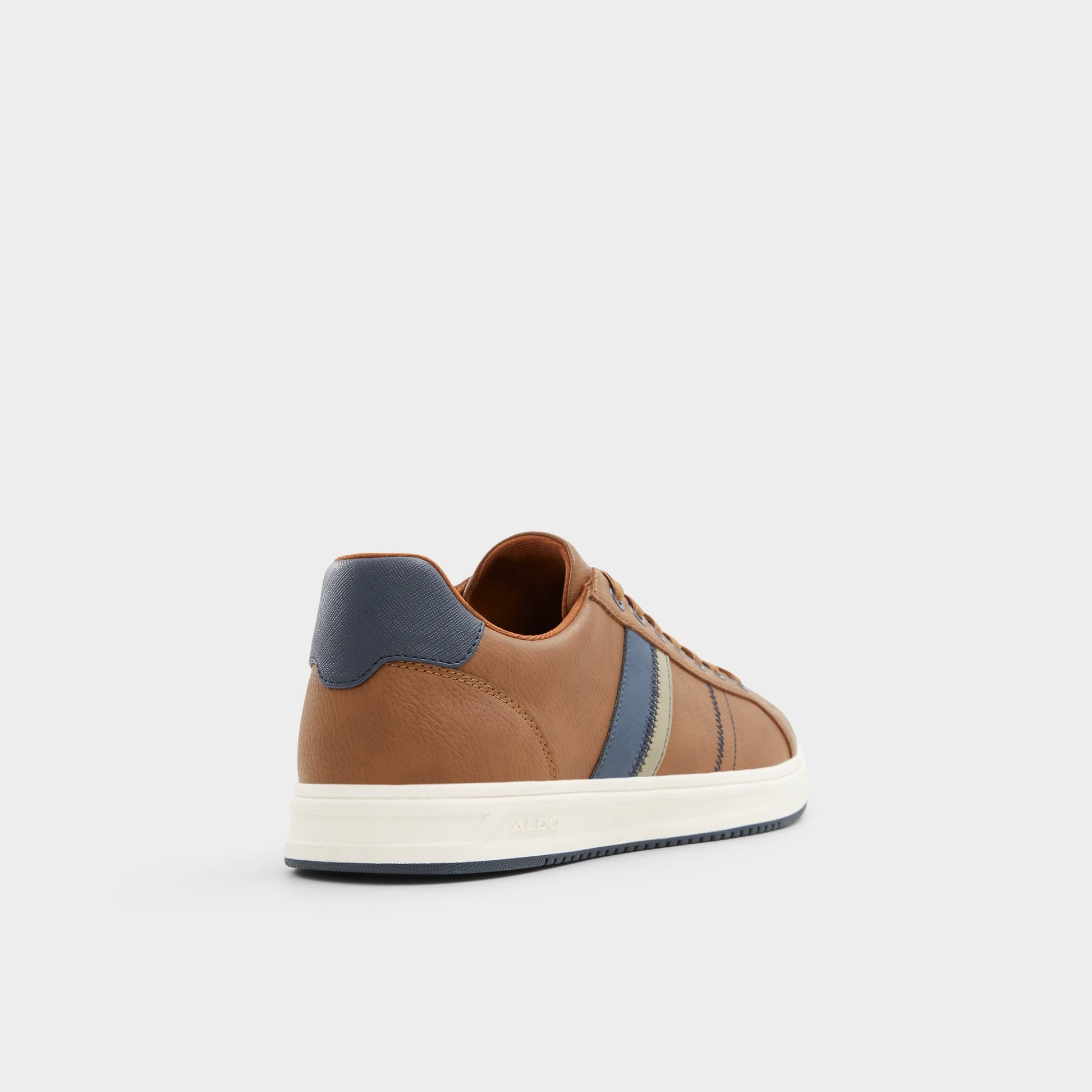 Three-quarter angle of Cognac Citywalk Low top sneaker's back side