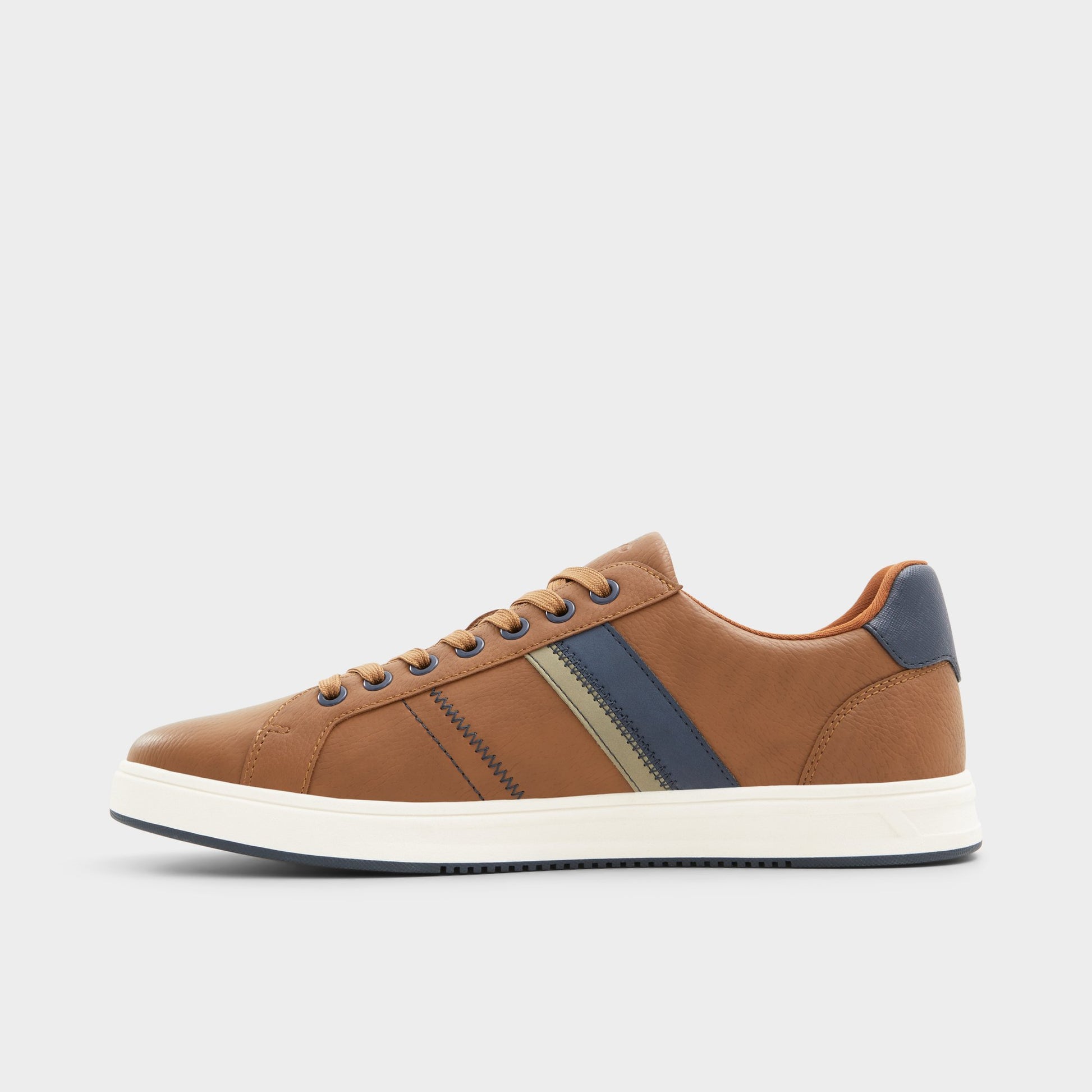 Side view of Cognac Citywalk Low top sneaker
