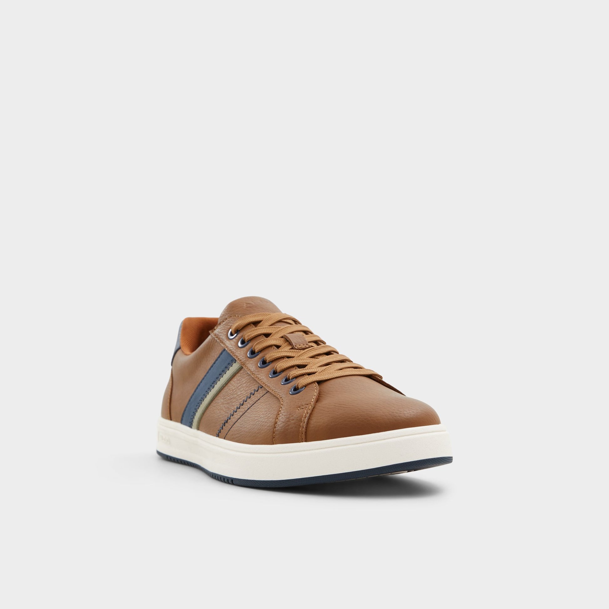 Three-quarter angle of Cognac Citywalk Low top sneaker's front side
