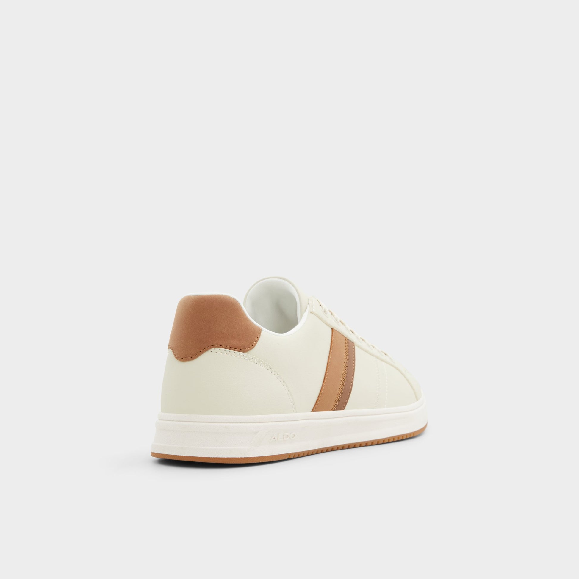 Three-quarter angle of Bone Citywalk Low top sneaker's back side