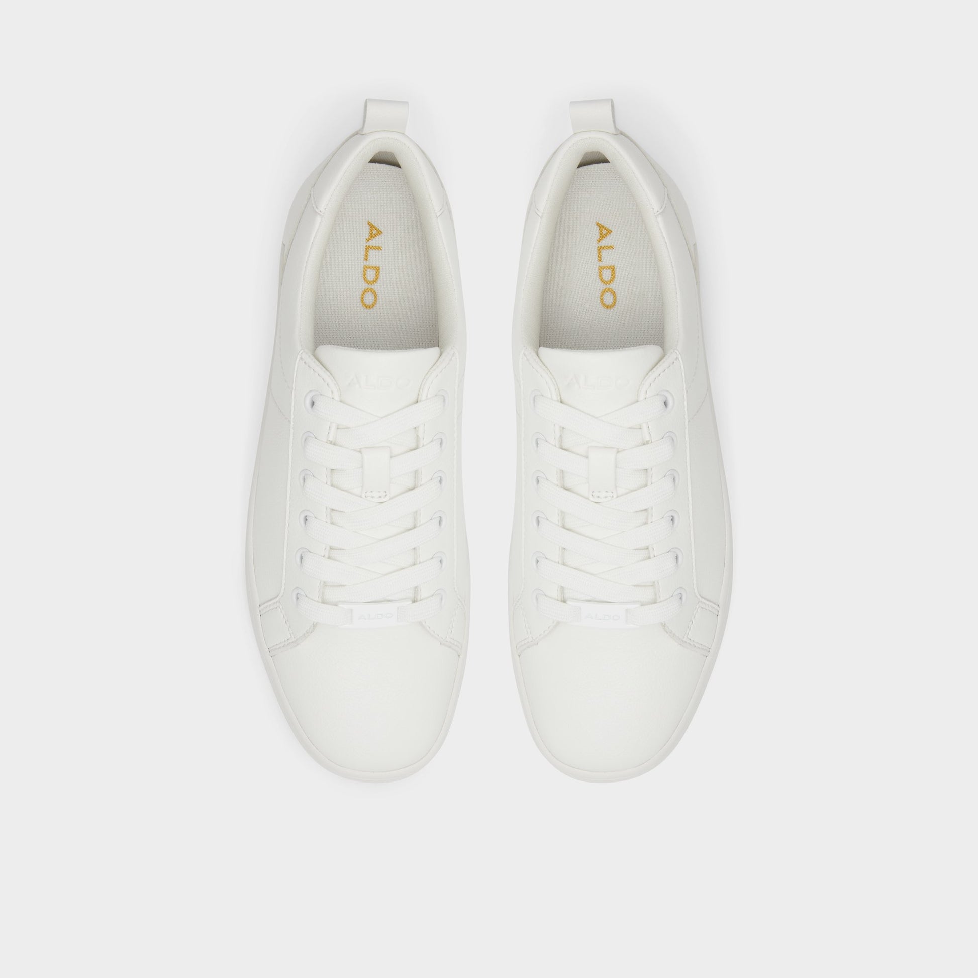 Top-down view of the White Meadow Low top sneaker