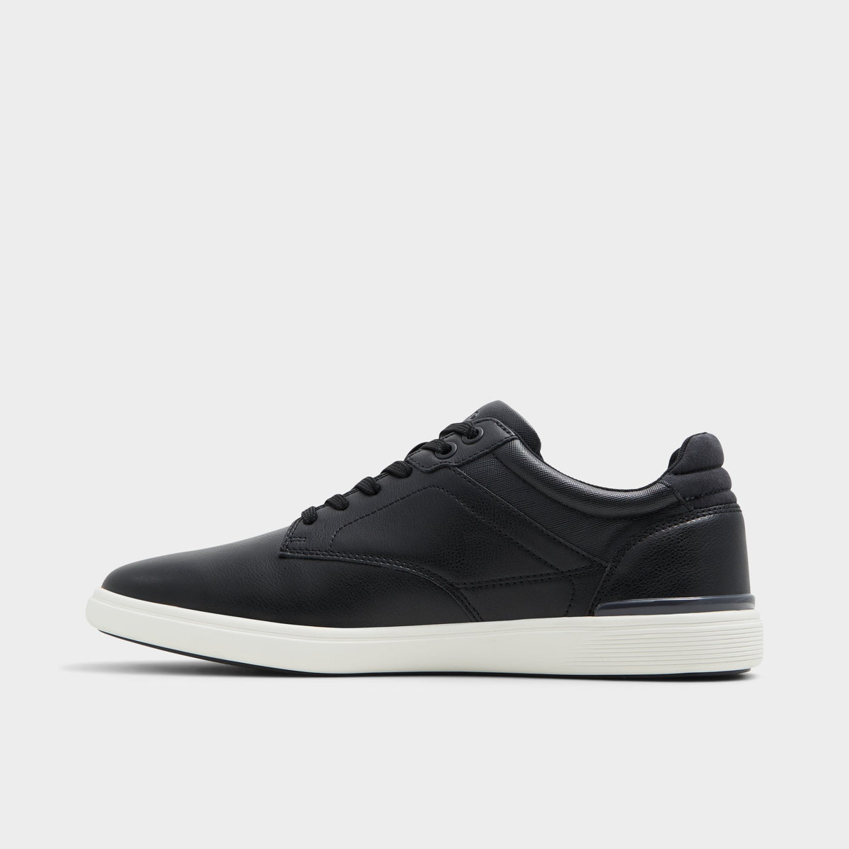 Vue latérale de Noir Rigidus Sneaker bas