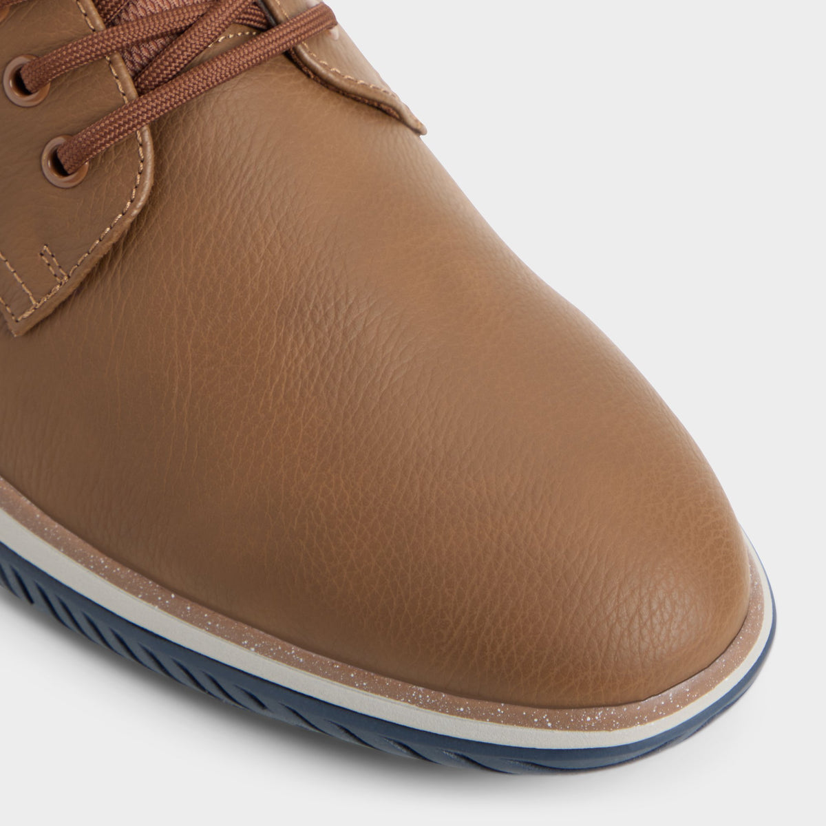 Close-up of the Cognac Bergen Oxford shoe
