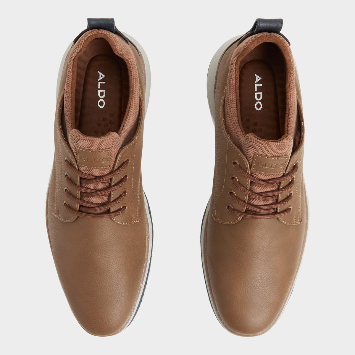 Top-down view of the Cognac Bergen Oxford shoe