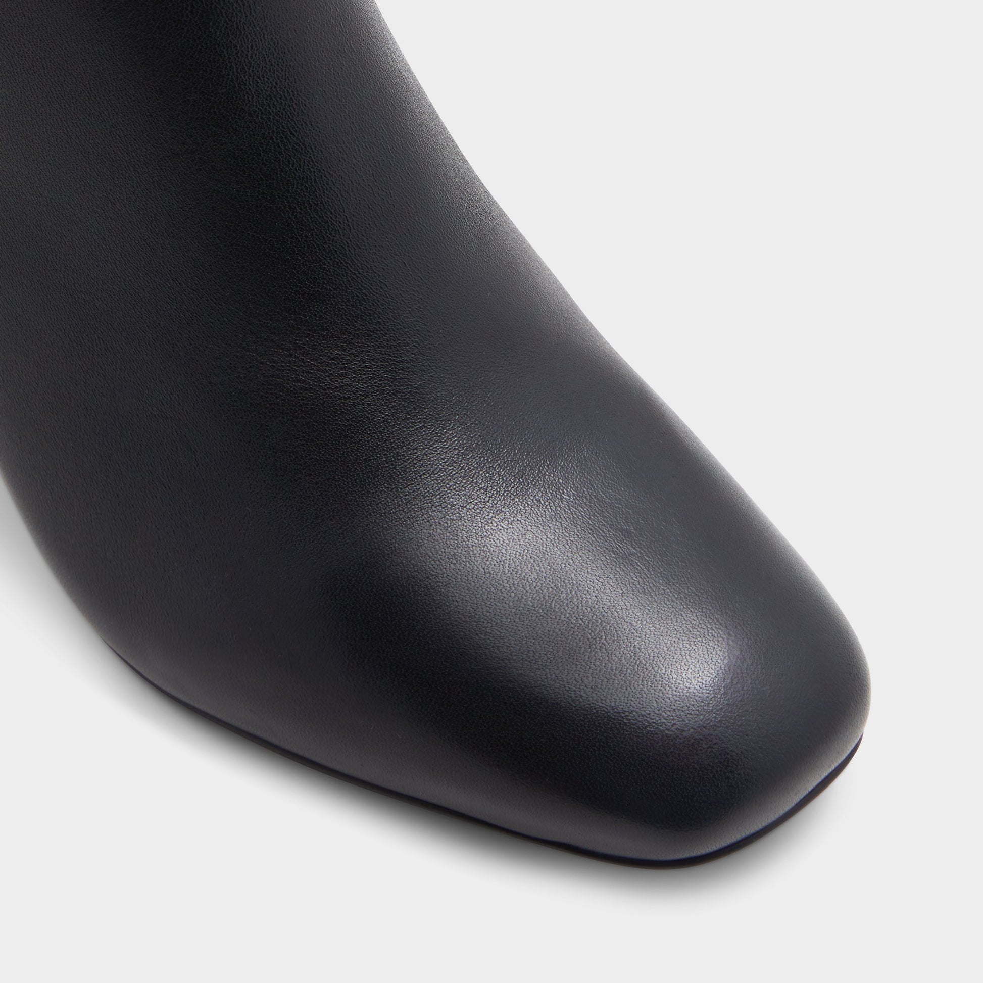 Close-up of the Black/black Satori Knee-high boot