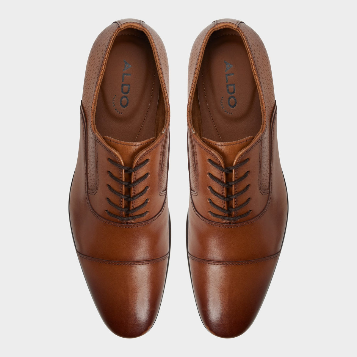 Top-down view of the Black Albeck Oxford shoe