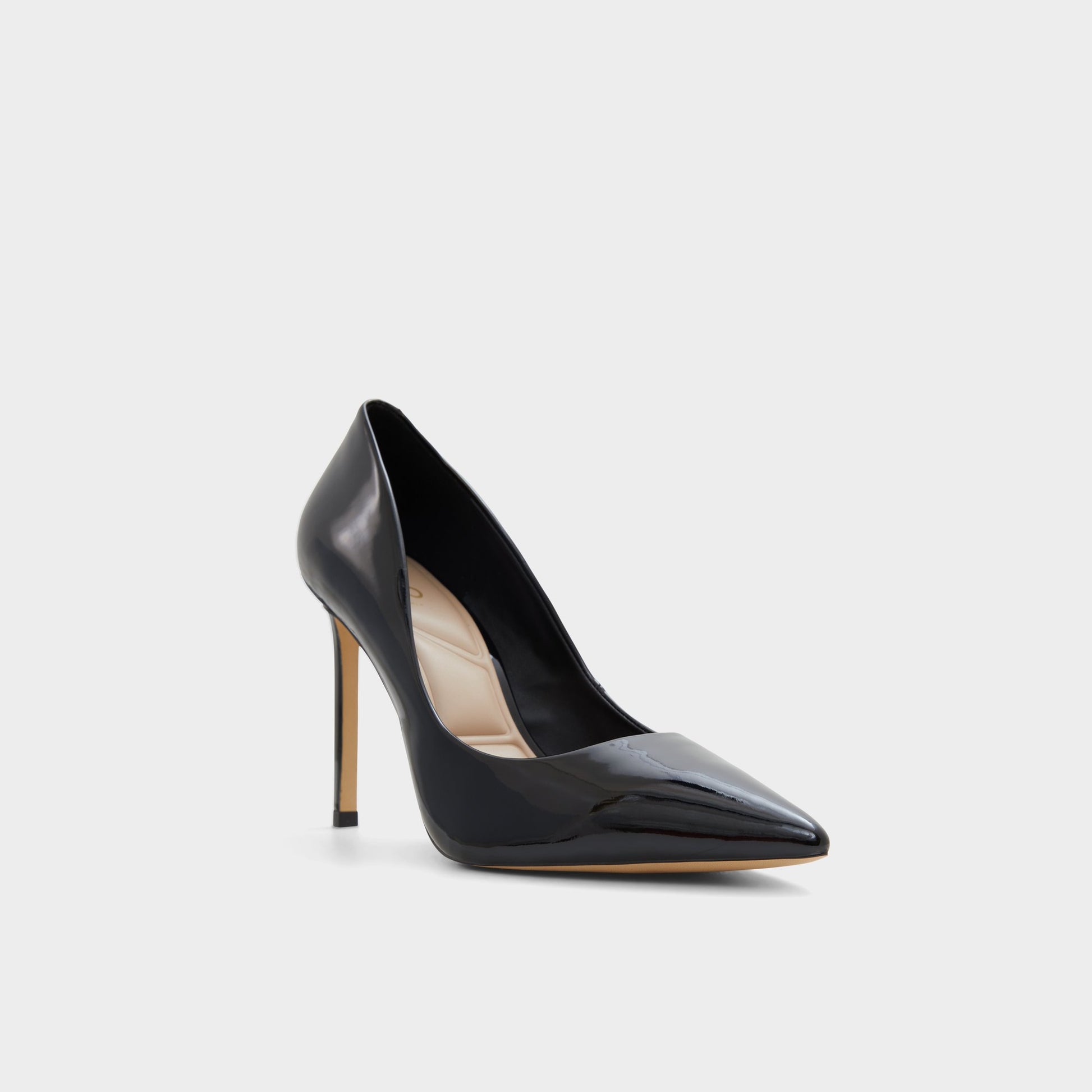 Three-quarter angle of Black Stessy2.0 Pump's front side