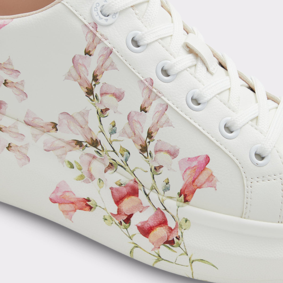 Close-up of the Other White Peono Low top sneaker