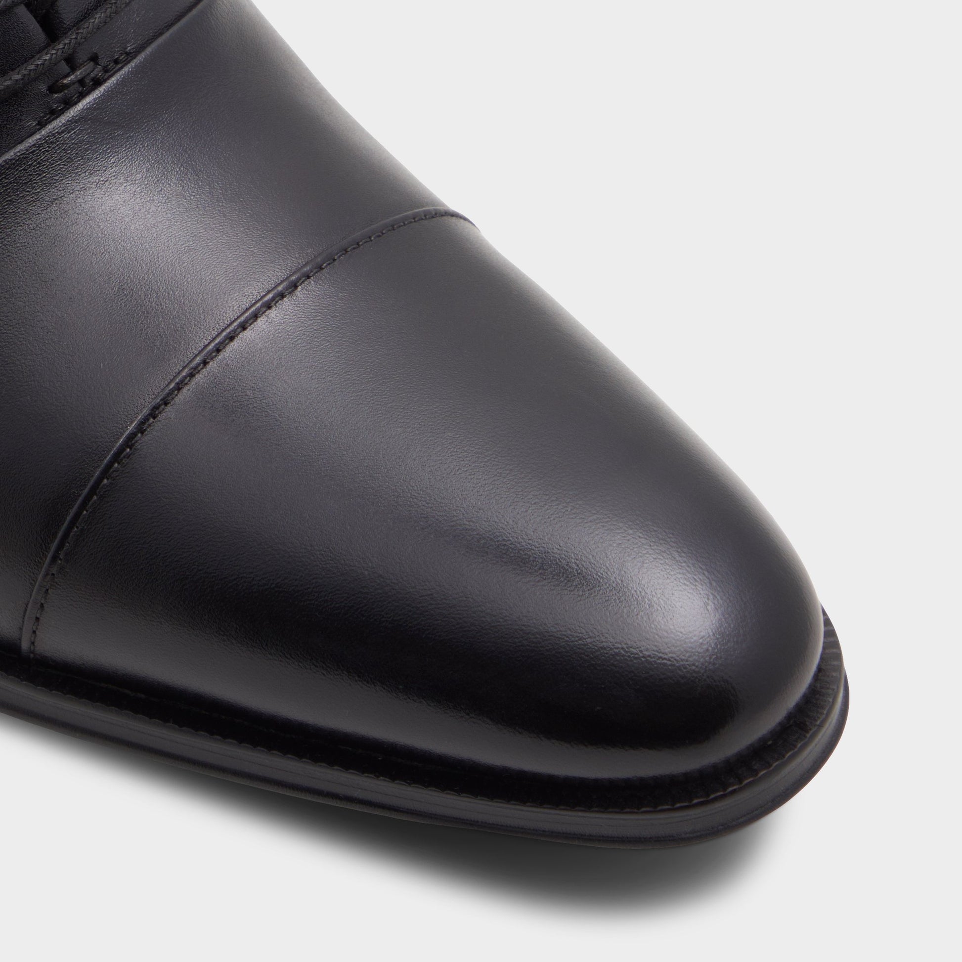 Close-up of the Black Osborne Oxford shoe