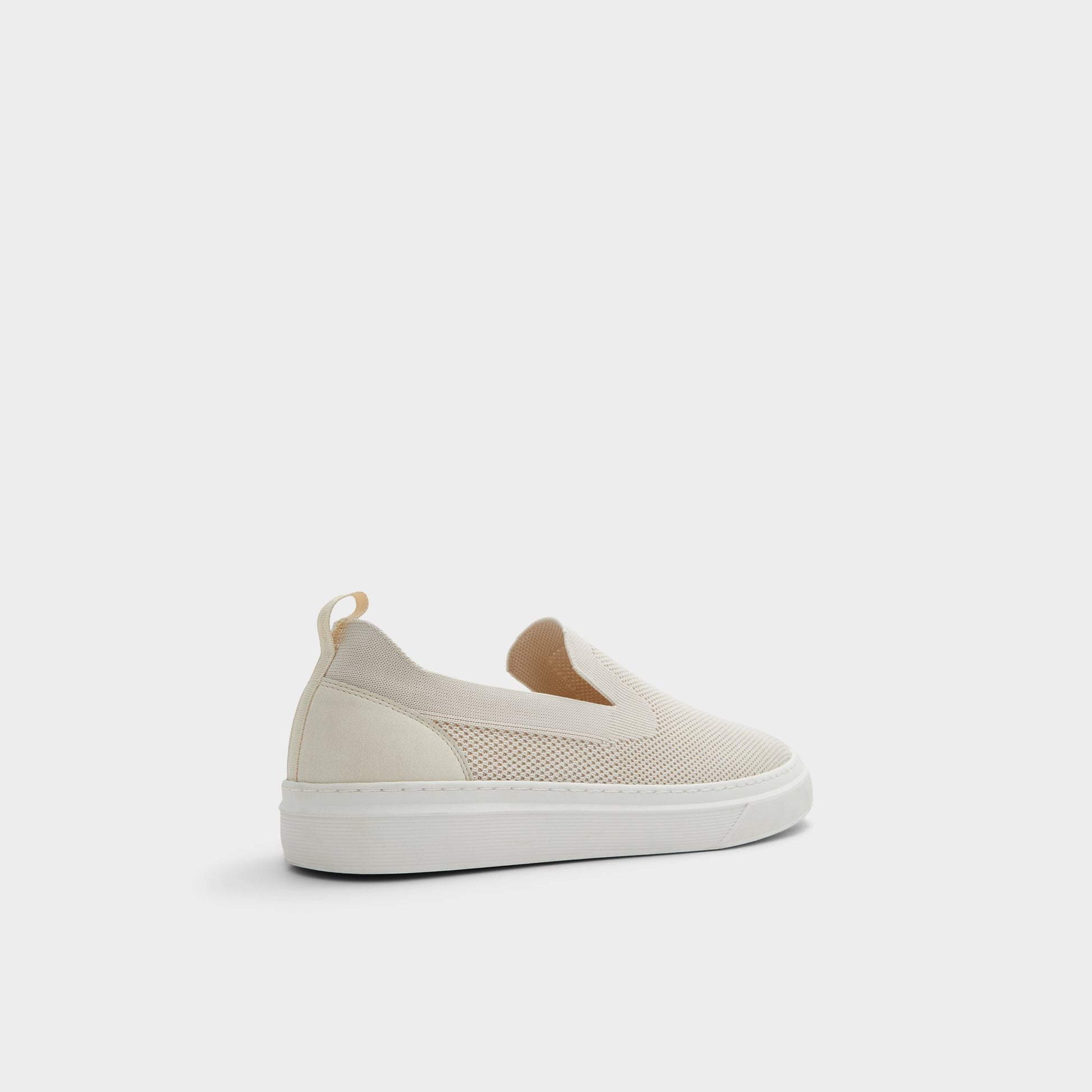 Three-quarter angle of Bone Softcourt Low top sneaker's back side