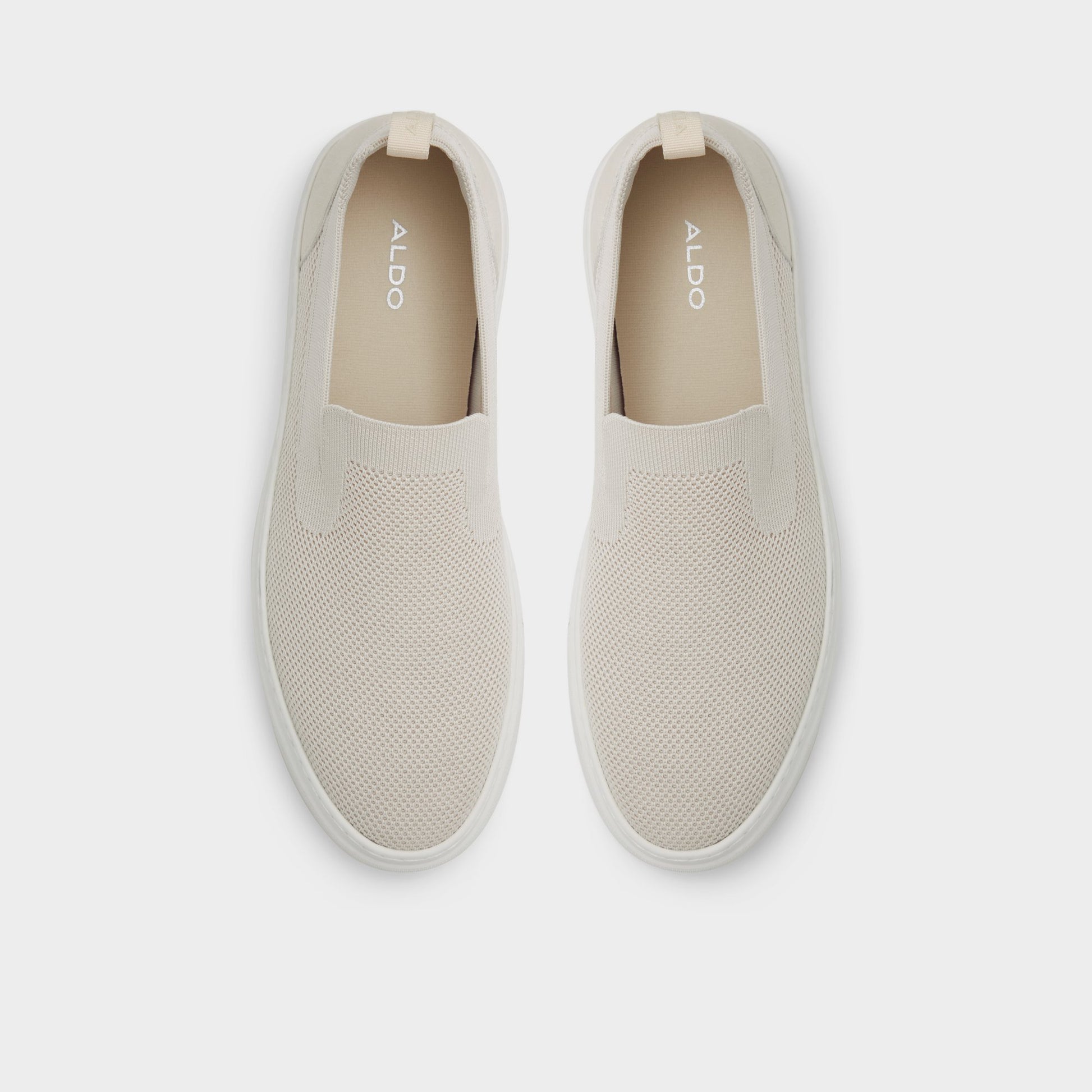 Top-down view of the Bone Softcourt Low top sneaker