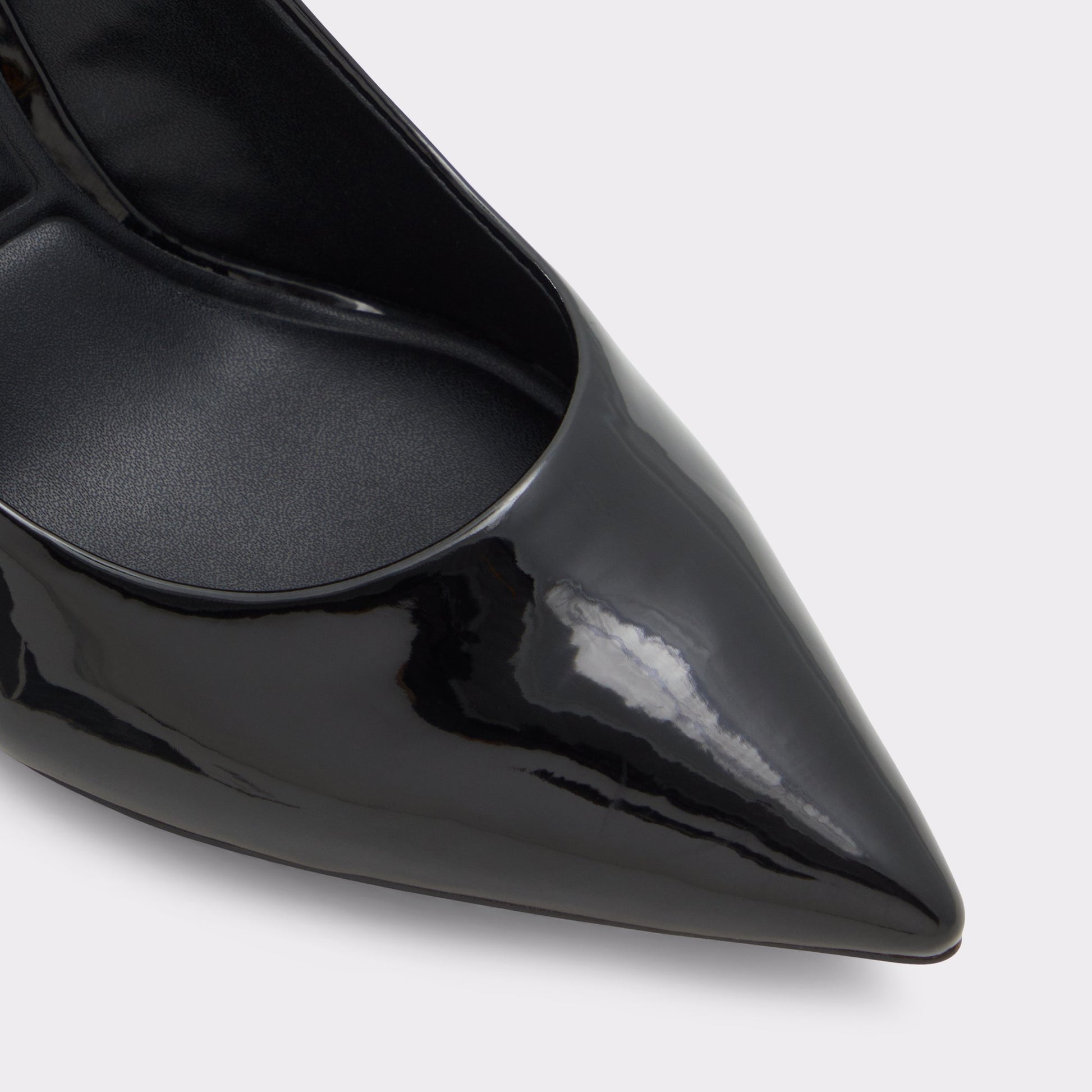 Close-up of the Black Stessymid Pump