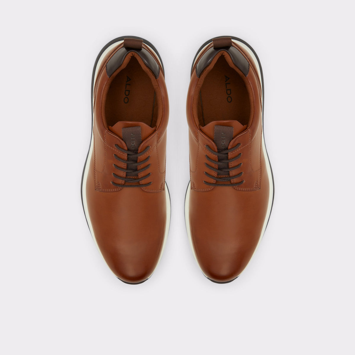 Top-down view of the Cognac Grandspec Oxford shoe