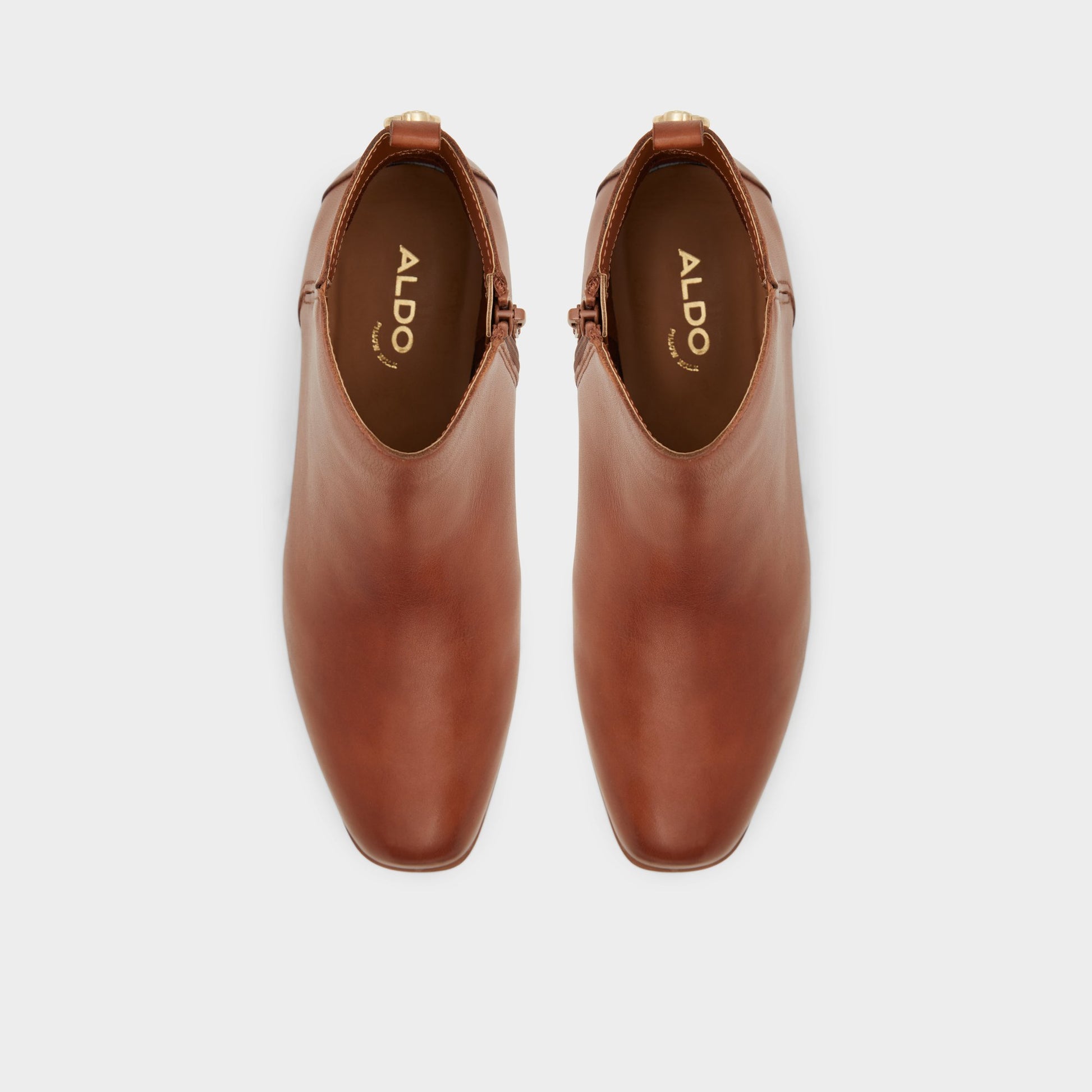 Top-down view of the Rust Verity Chelsea boot