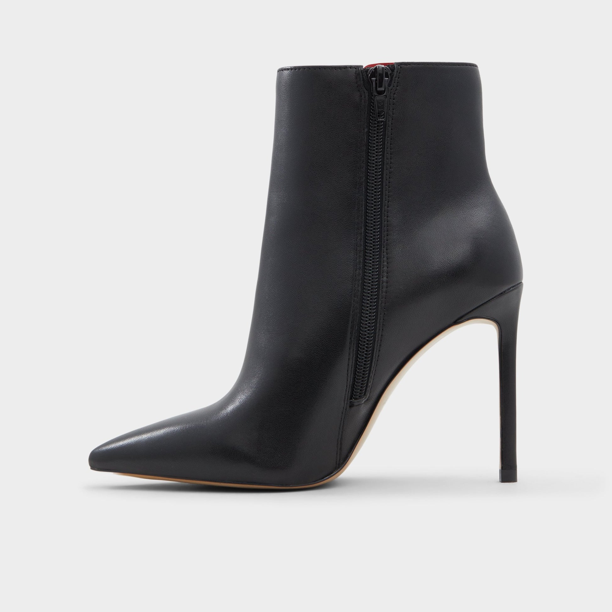 Vue latérale de Autre Noir Yiader Botte Chelsea