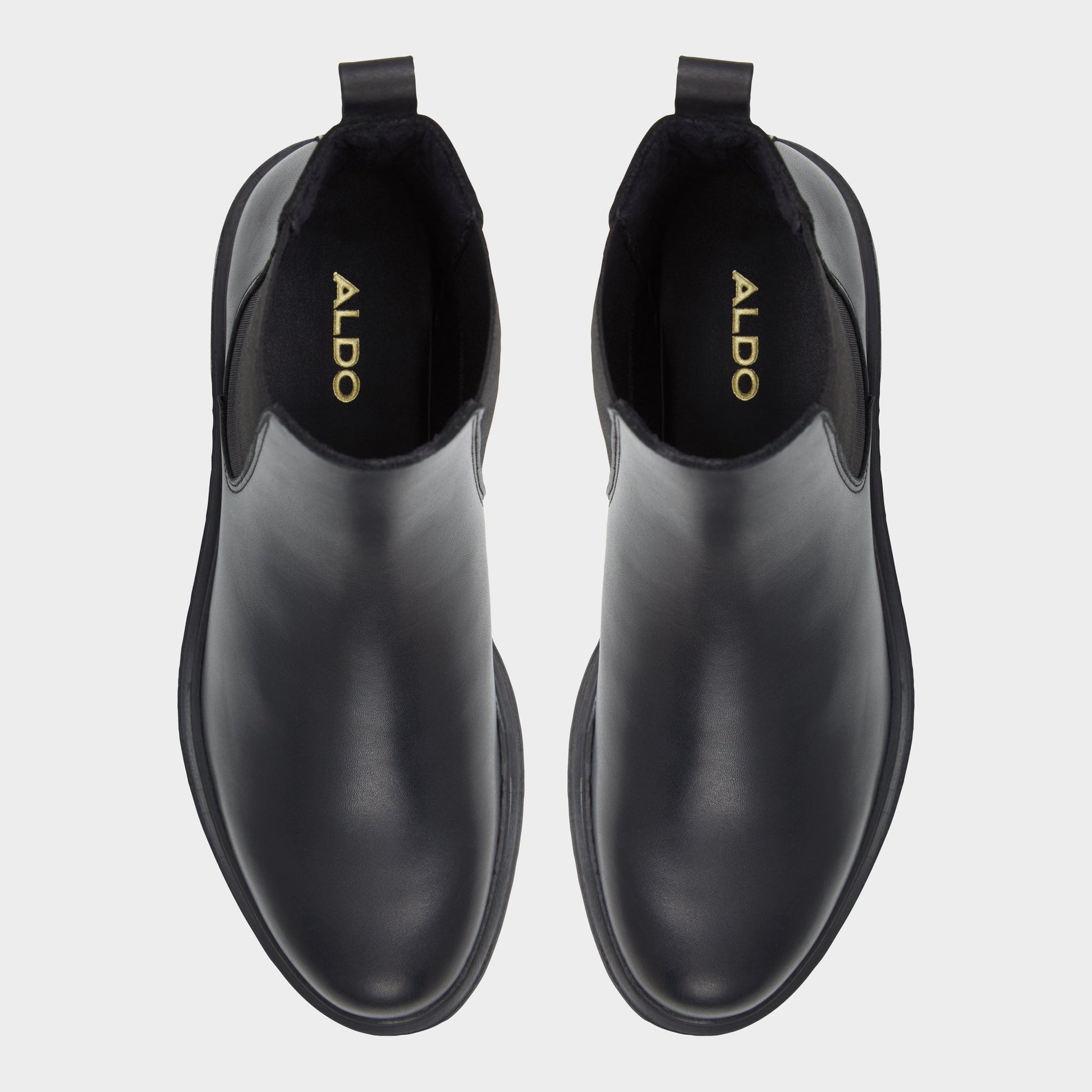 Top-down view of the Black Adalitlan Chelsea boot