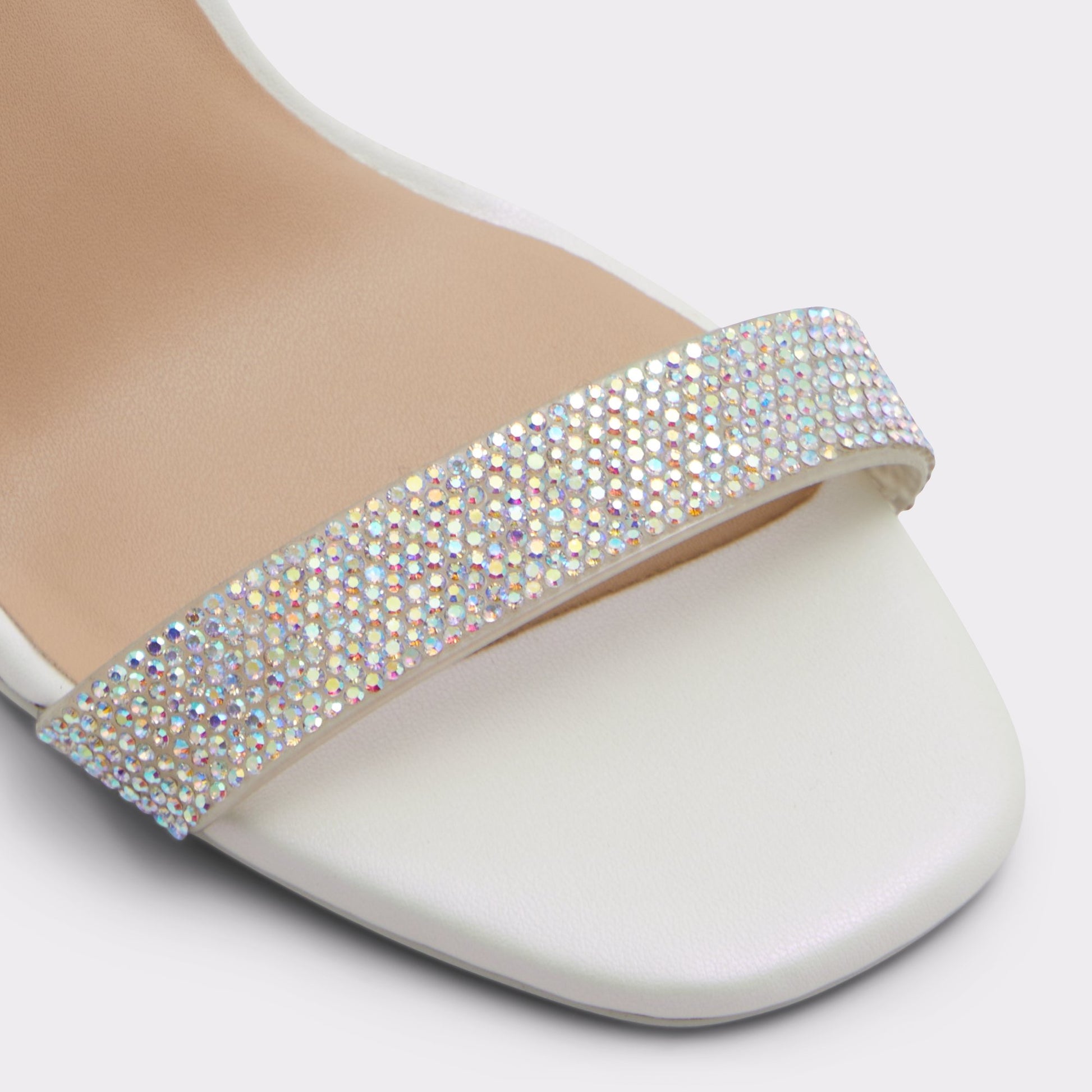 Close-up of the Open Natural Onardonia Strappy sandal