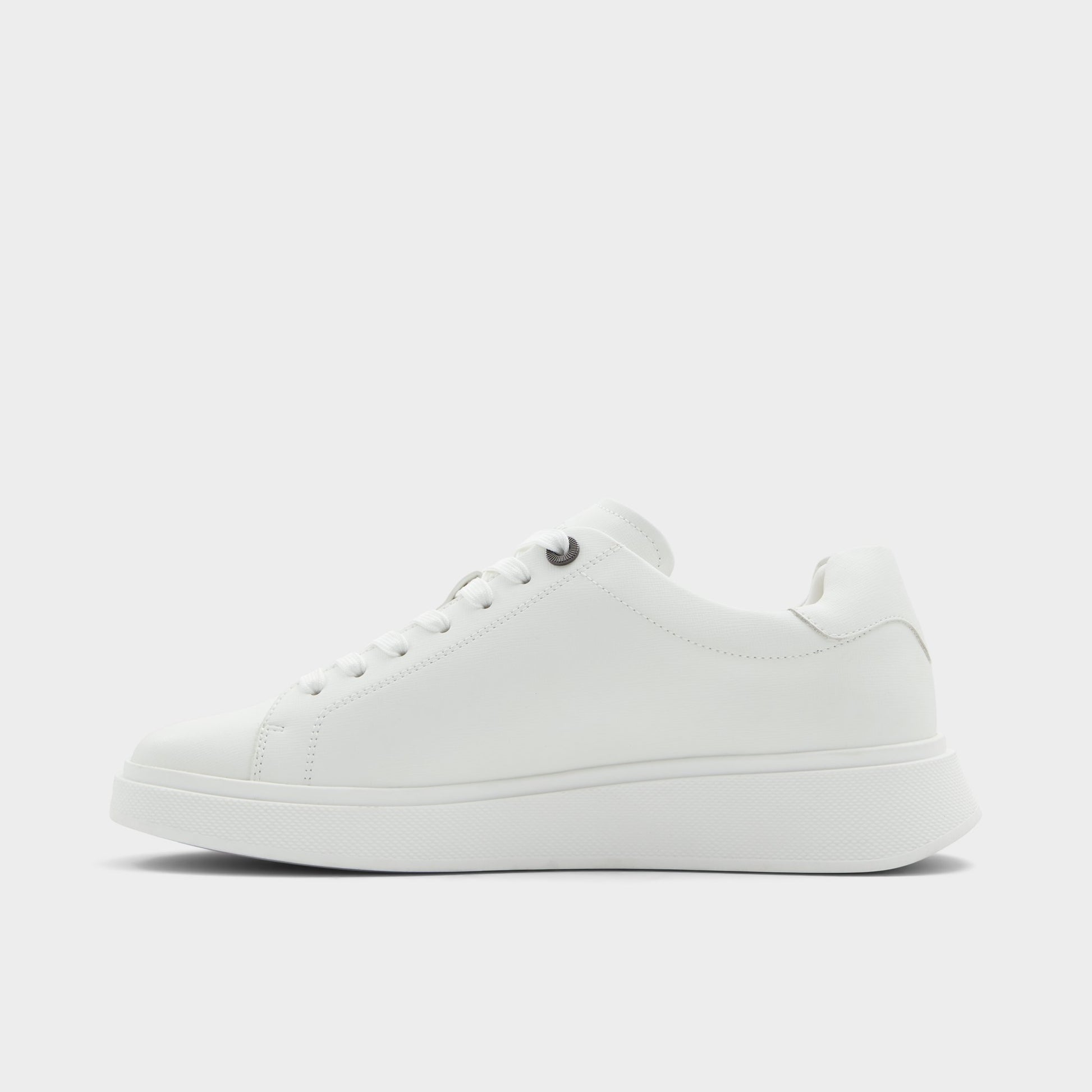 Side view of Natural Magnus Low top sneaker