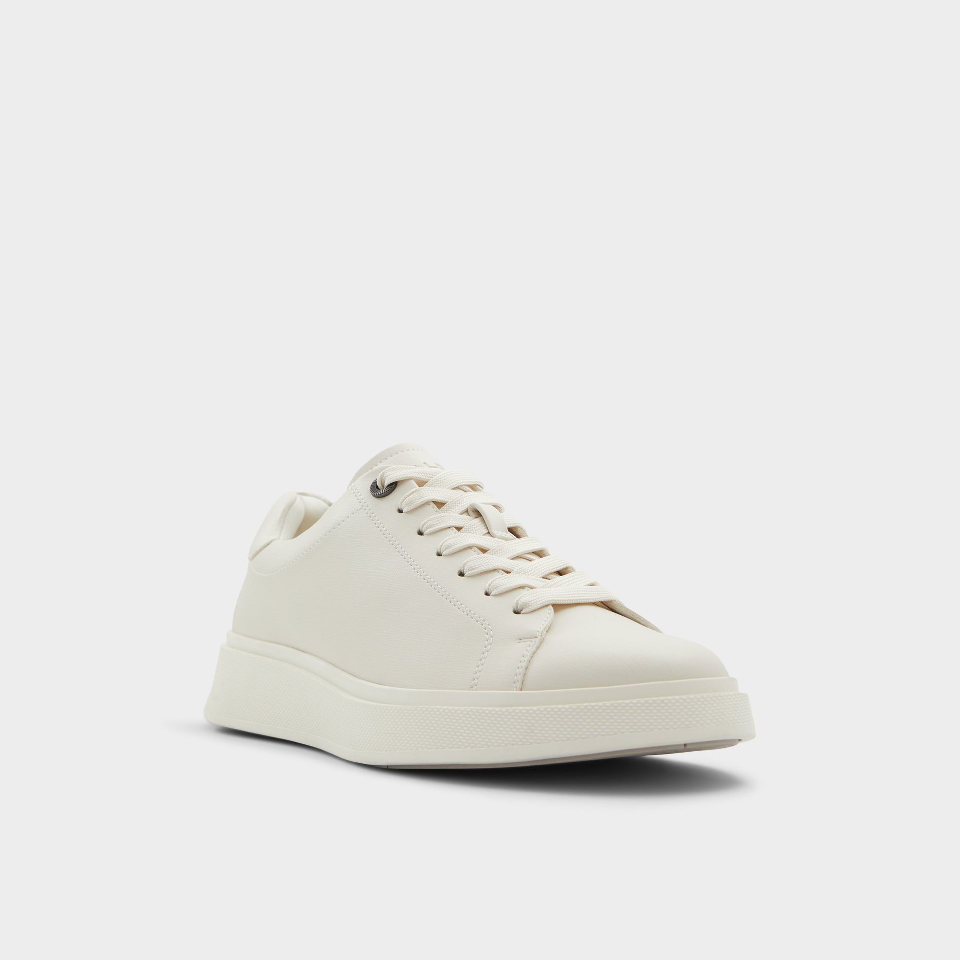Three-quarter angle of Bone Magnus Low top sneaker's front side