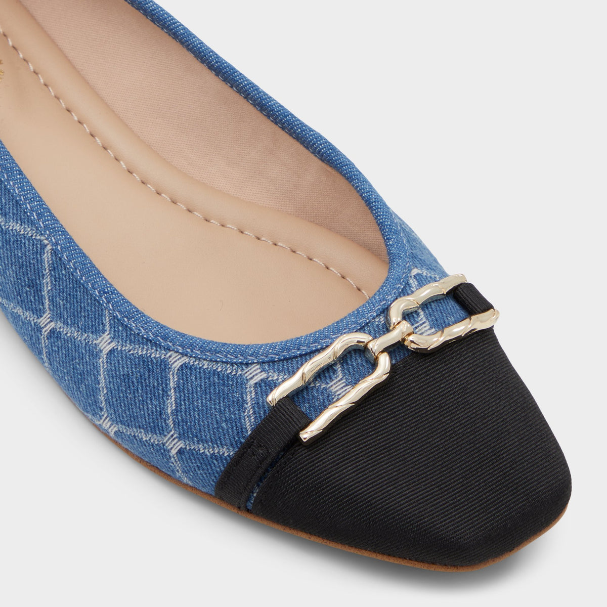 Close-up of the Medium Blue Preri Ballet flat