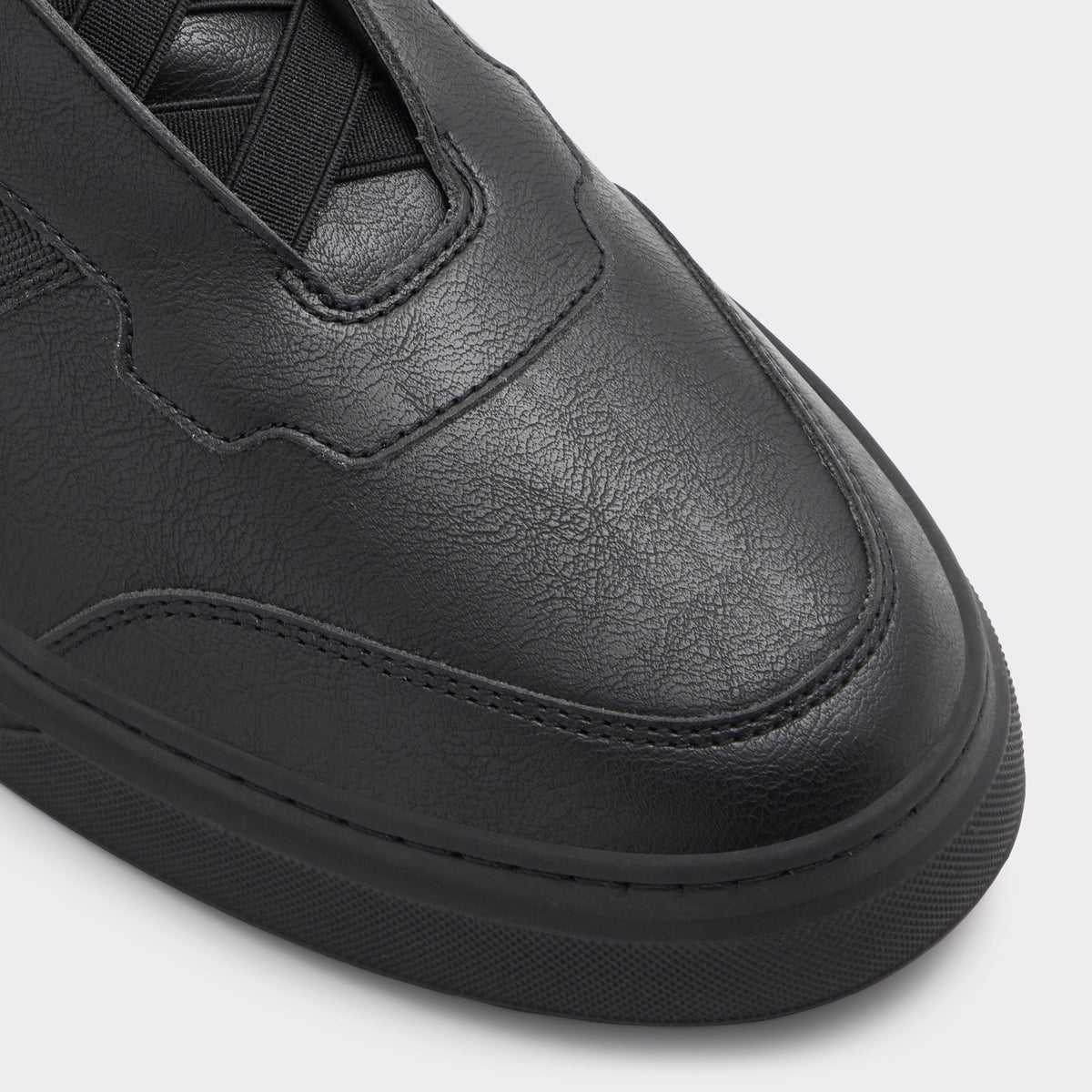 Close-up of the Black Ashton