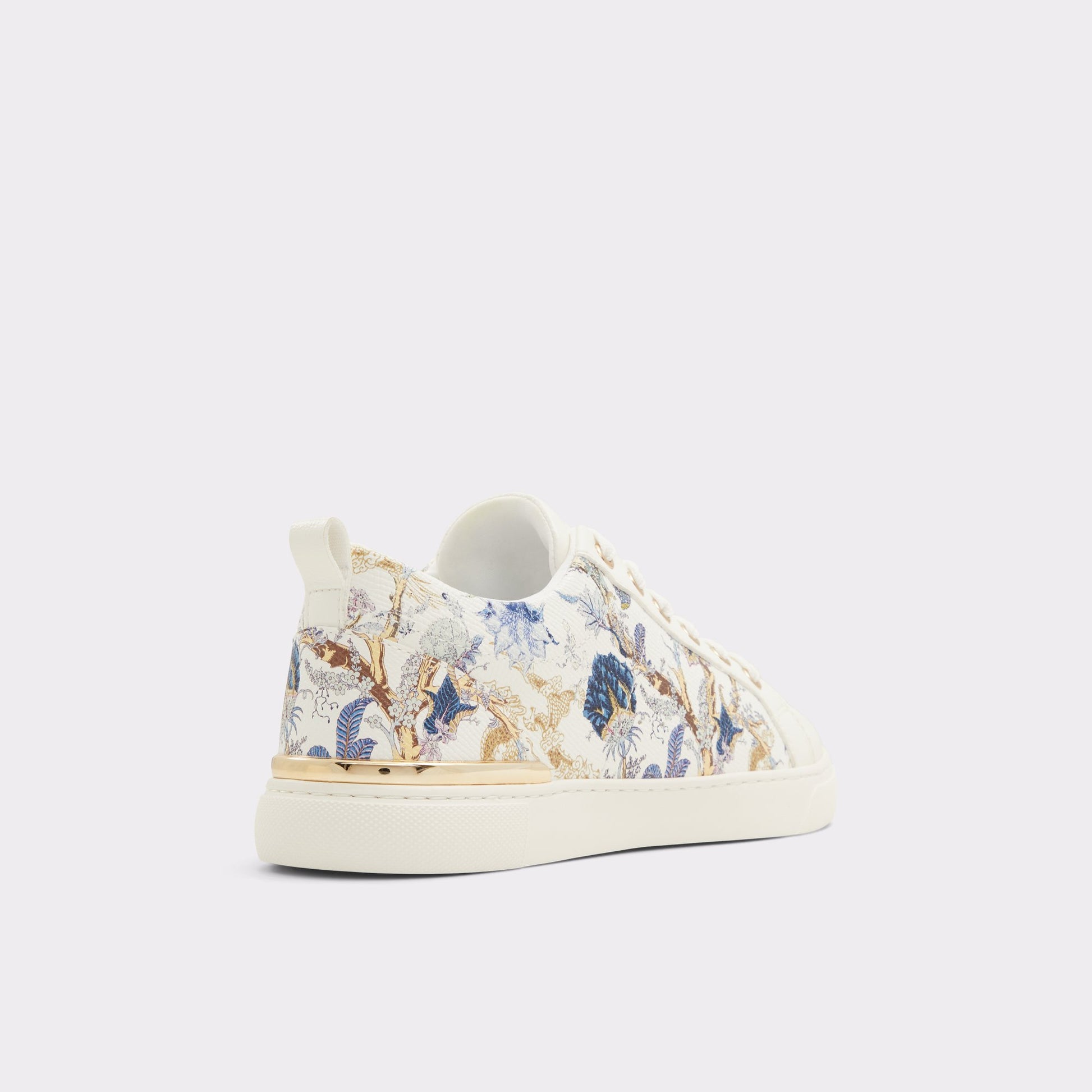 Three-quarter angle of Assorted Dilathielle Low top sneaker's back side