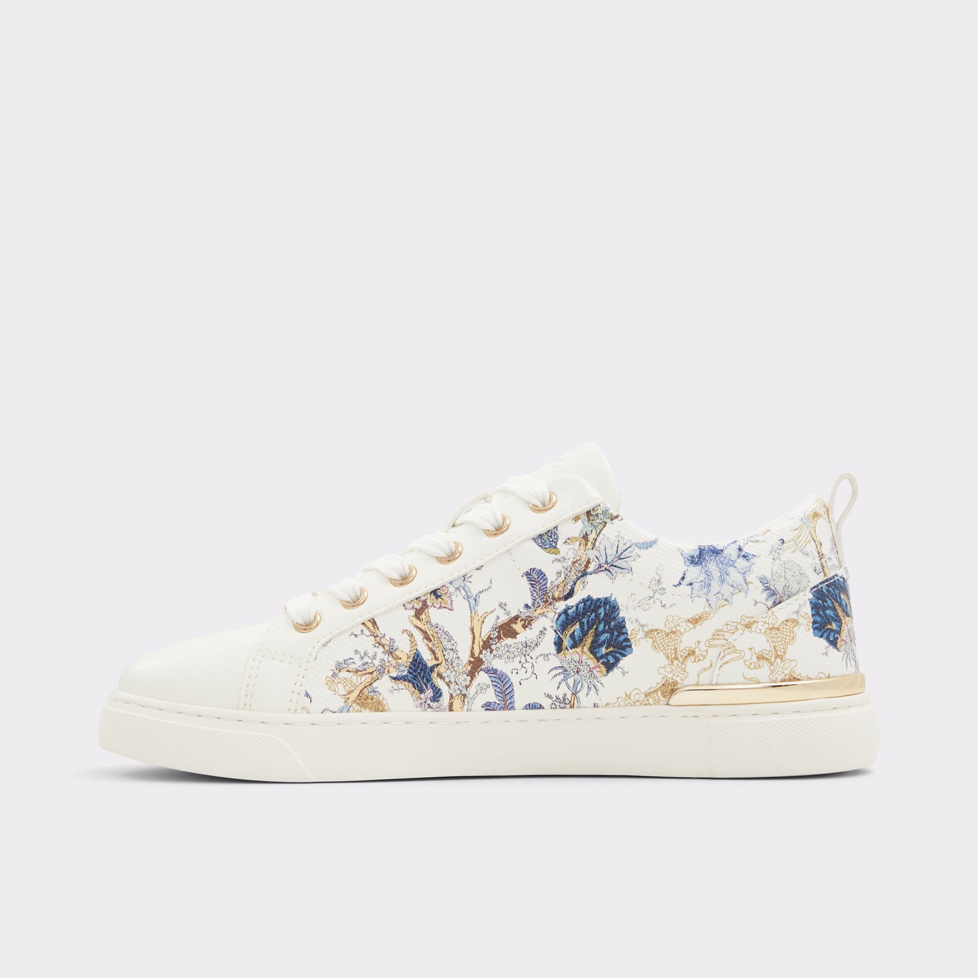 Side view of Assorted Dilathielle Low top sneaker