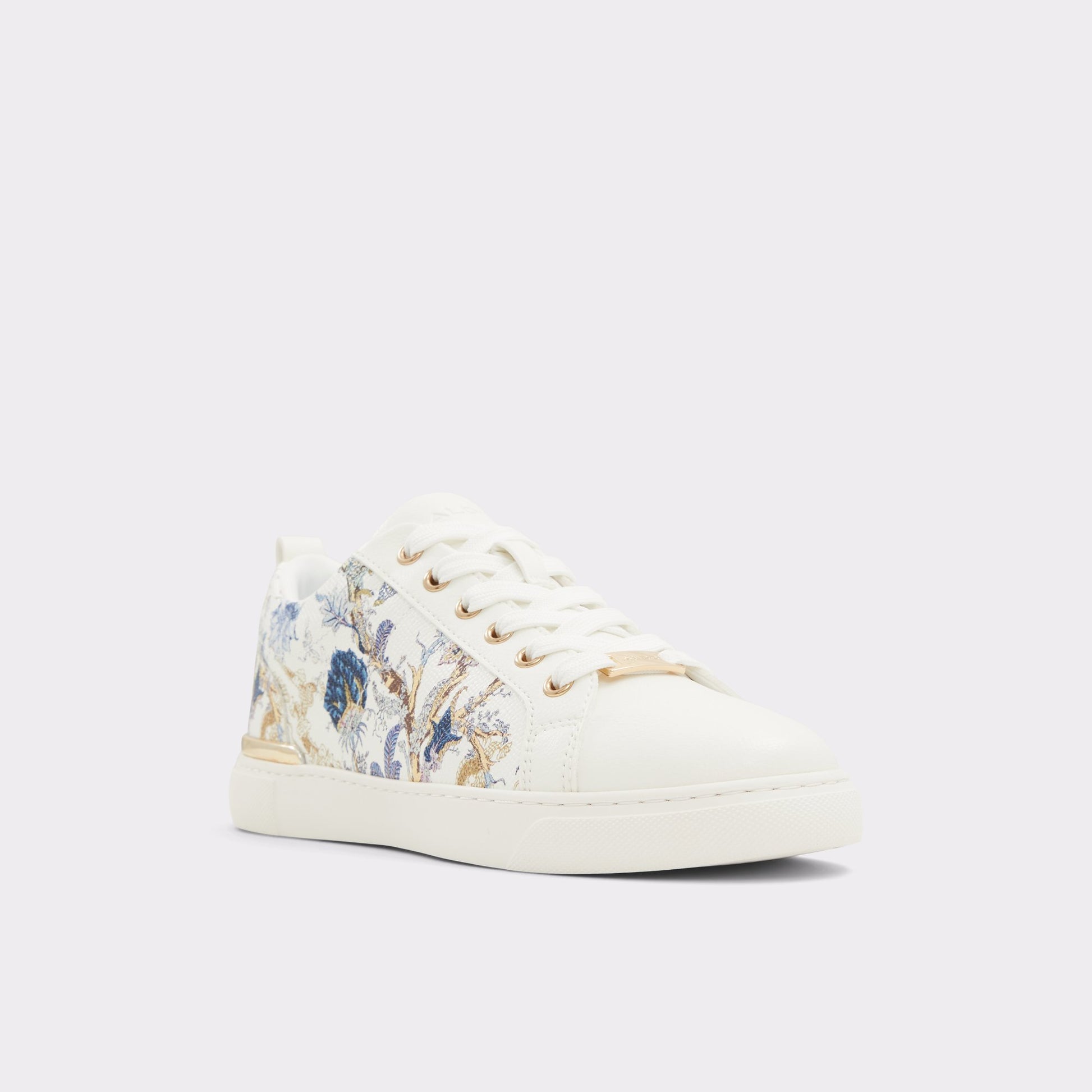 Three-quarter angle of Assorted Dilathielle Low top sneaker's front side