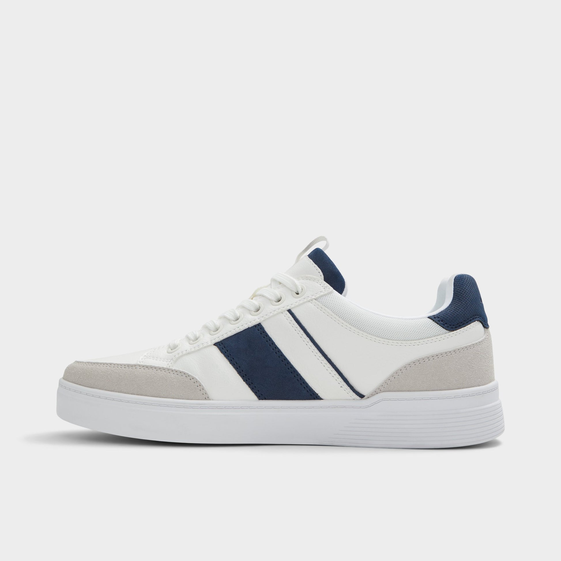 Side view of White Overflow Elio Low top sneaker